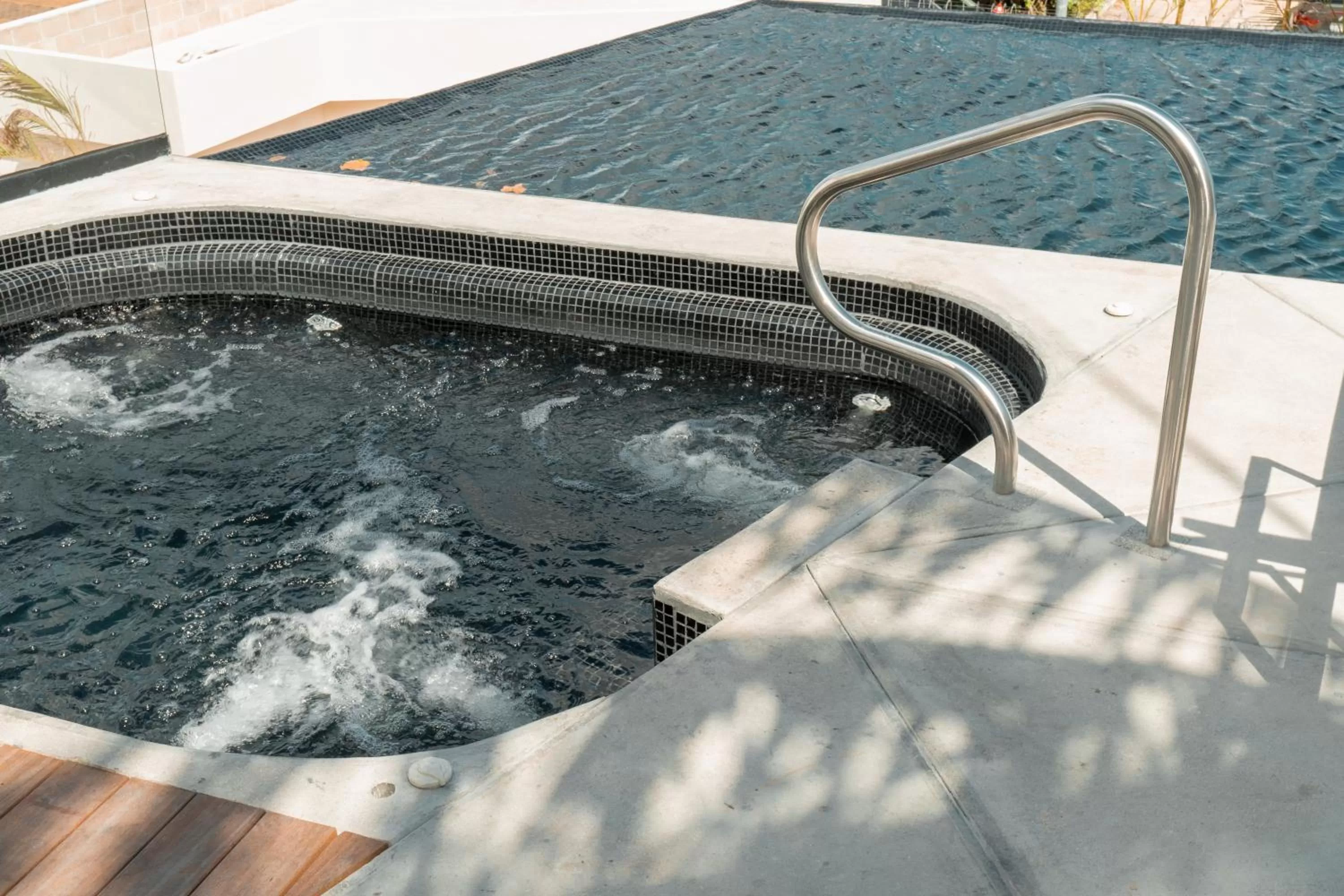 Hot Tub in Hive Cancun by G Hotels