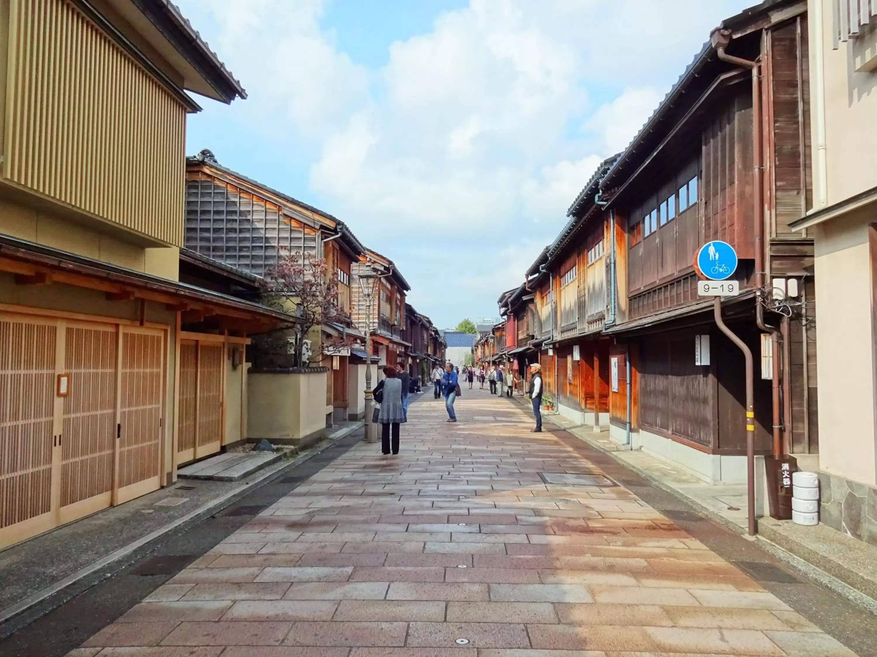 Nearby landmark in Hotel Wing International Premium Kanazawa Ekimae