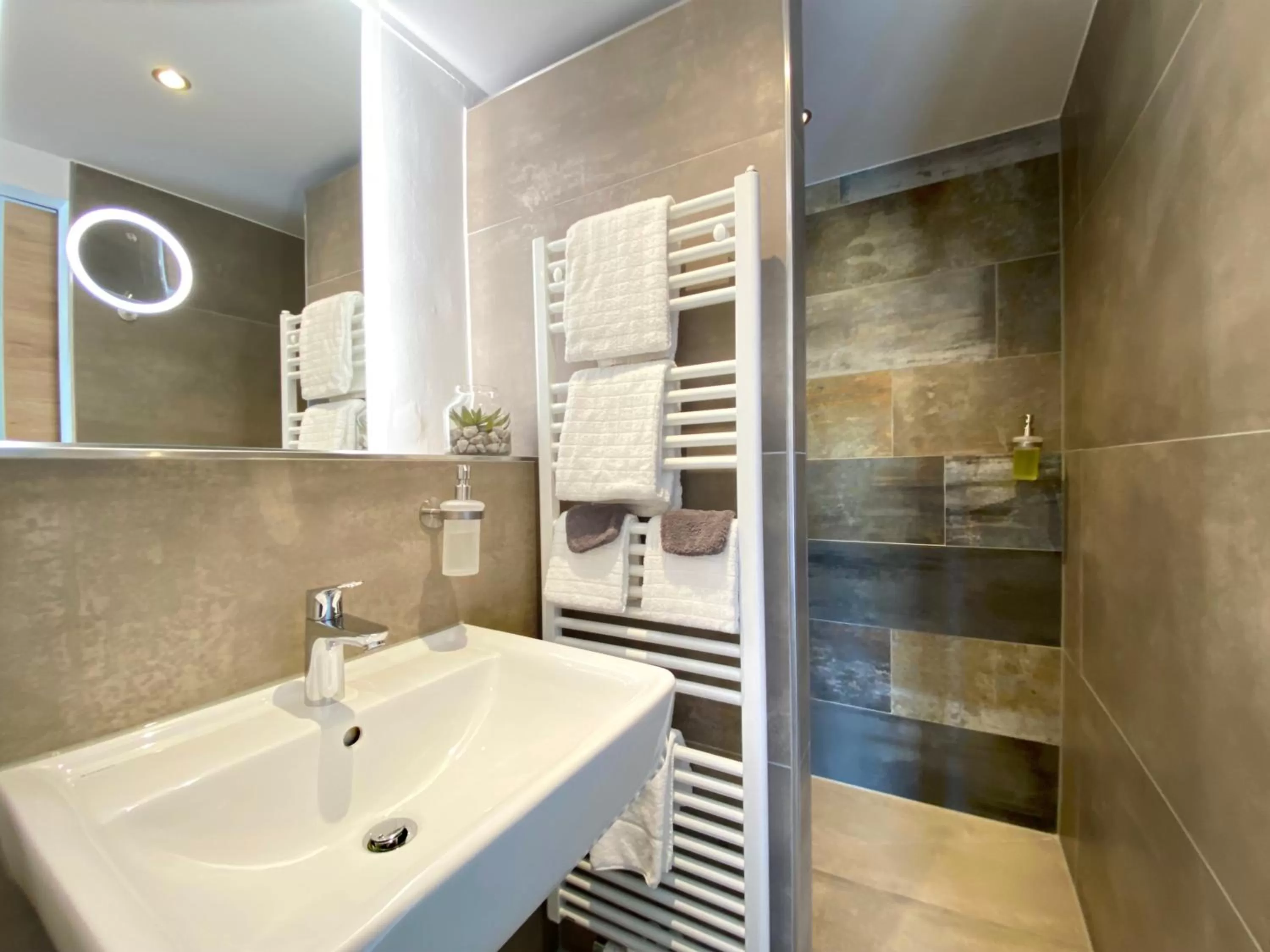 Bathroom in OlfenLodge