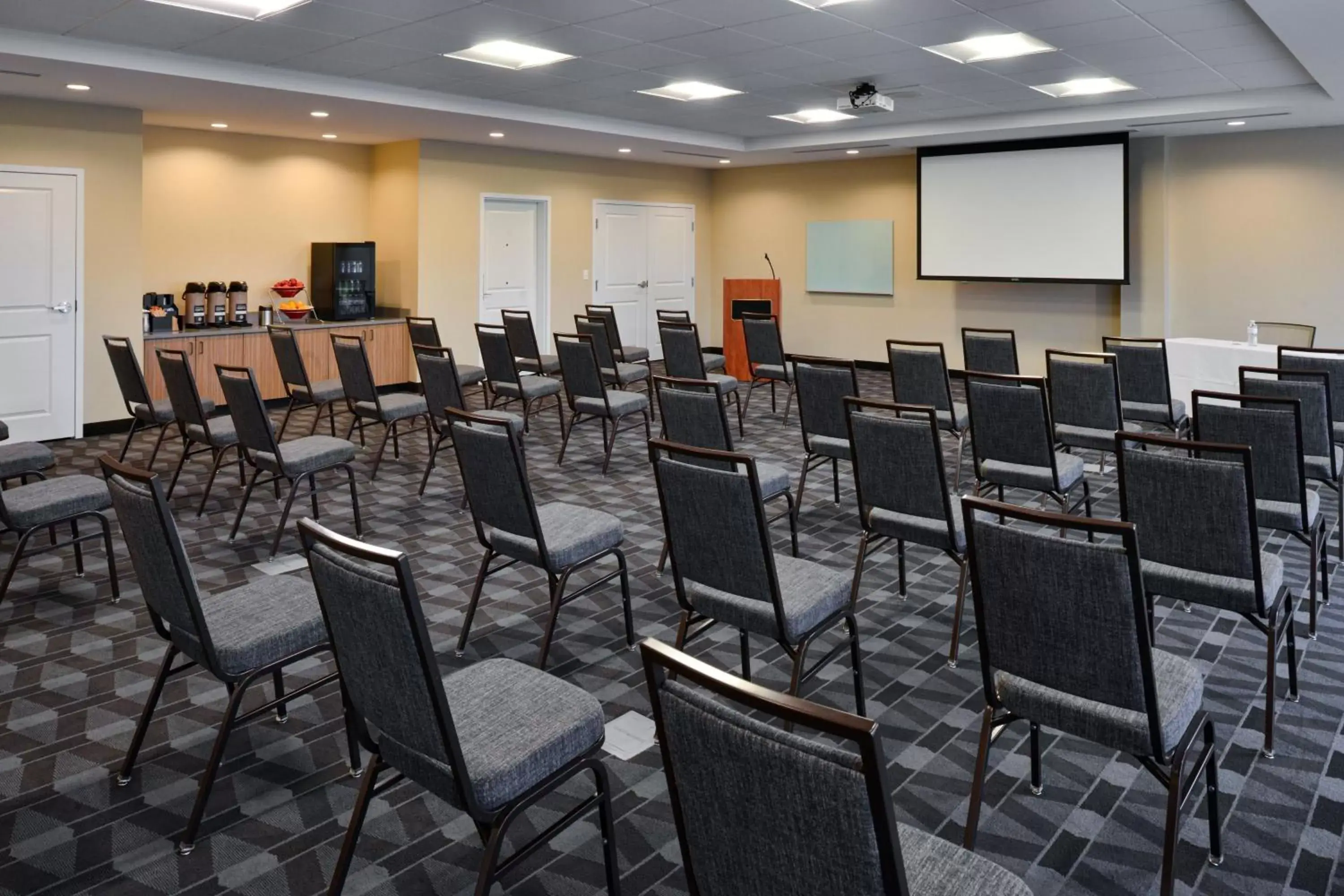 Meeting/conference room in TownePlace Suites by Marriott Detroit Belleville