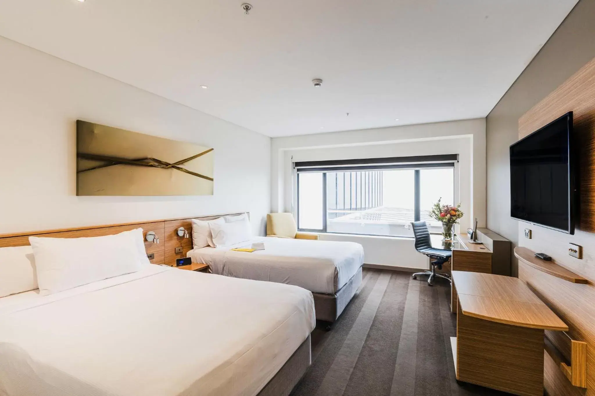 Bed in Crowne Plaza Canberra by IHG Bed in Crowne Plaza Canberra by IHG