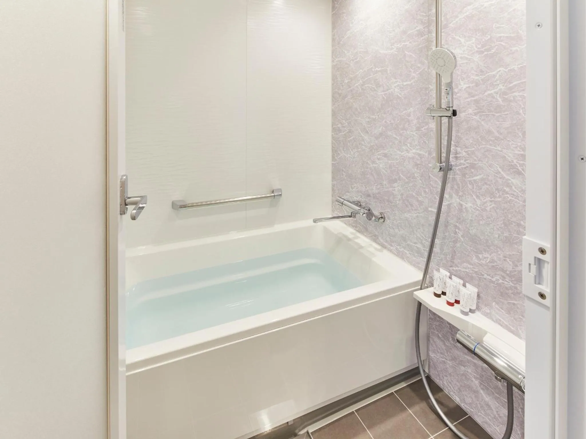 Shower in Grand Nikko Tokyo Bay Maihama