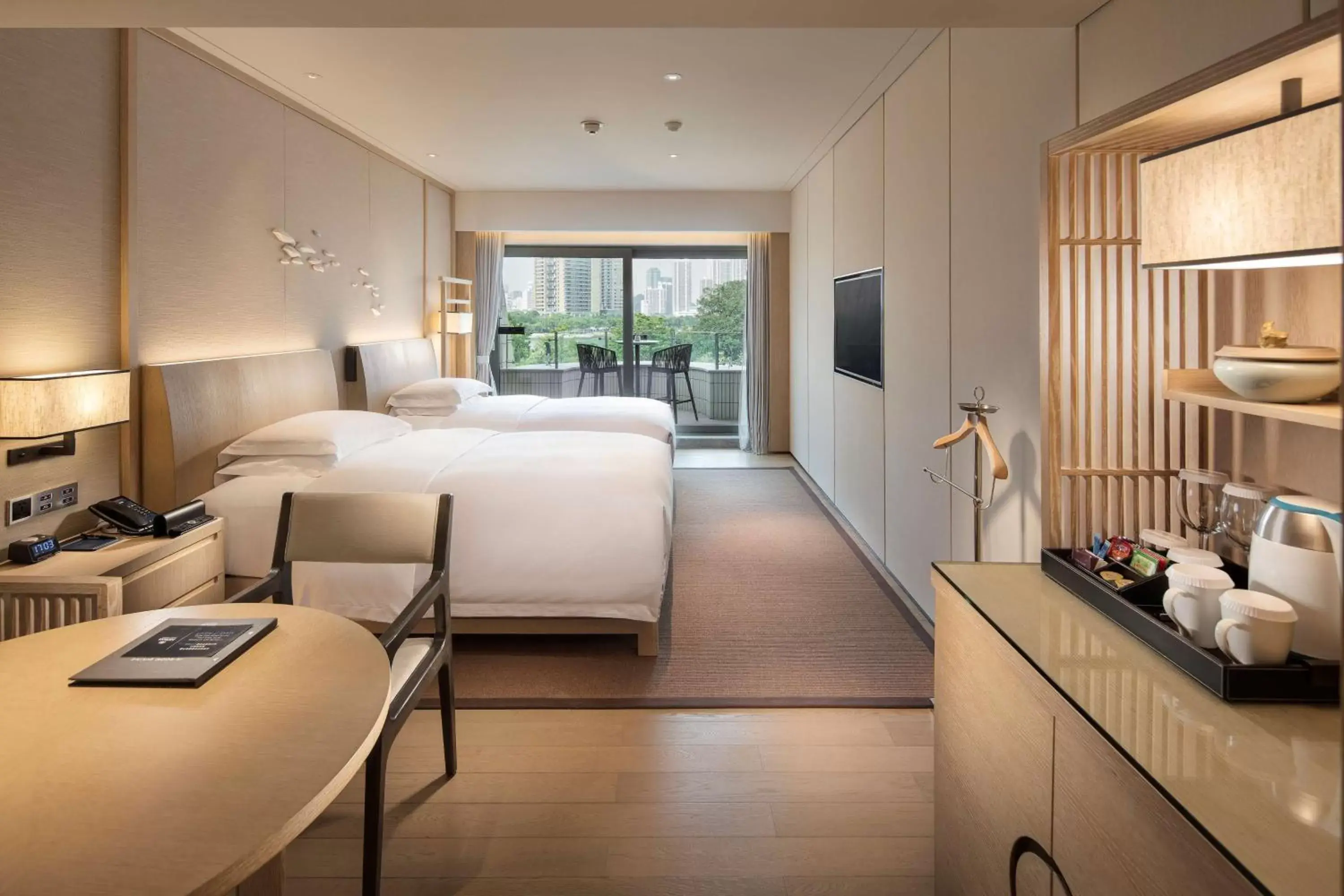 Bedroom in Hilton Shenzhen Shekou Nanhai