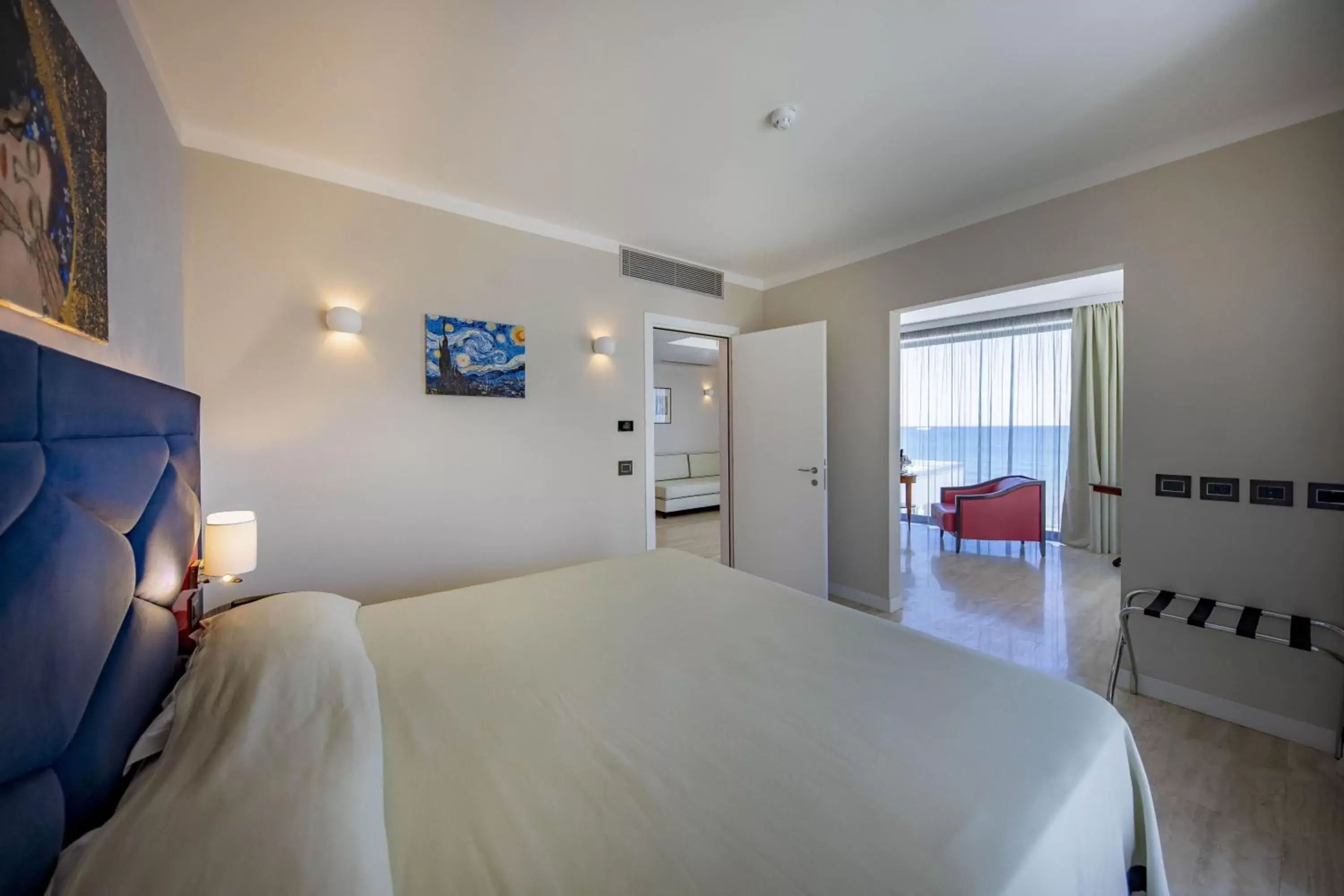 Bed in Victoria Palace Cefalù Bed in Victoria Palace Cefalù