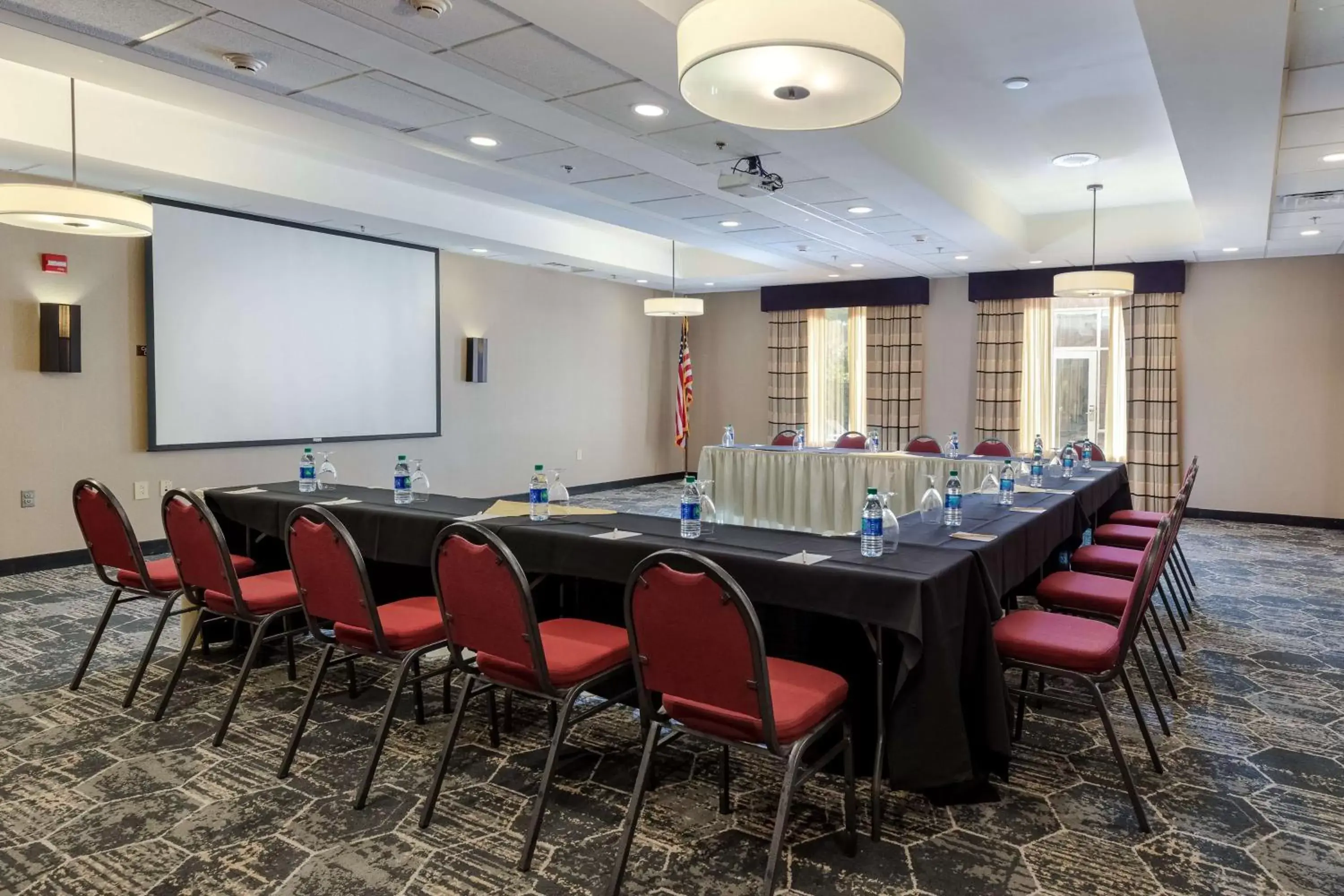 Meeting/conference room in DoubleTree by Hilton Hotel Savannah Airport