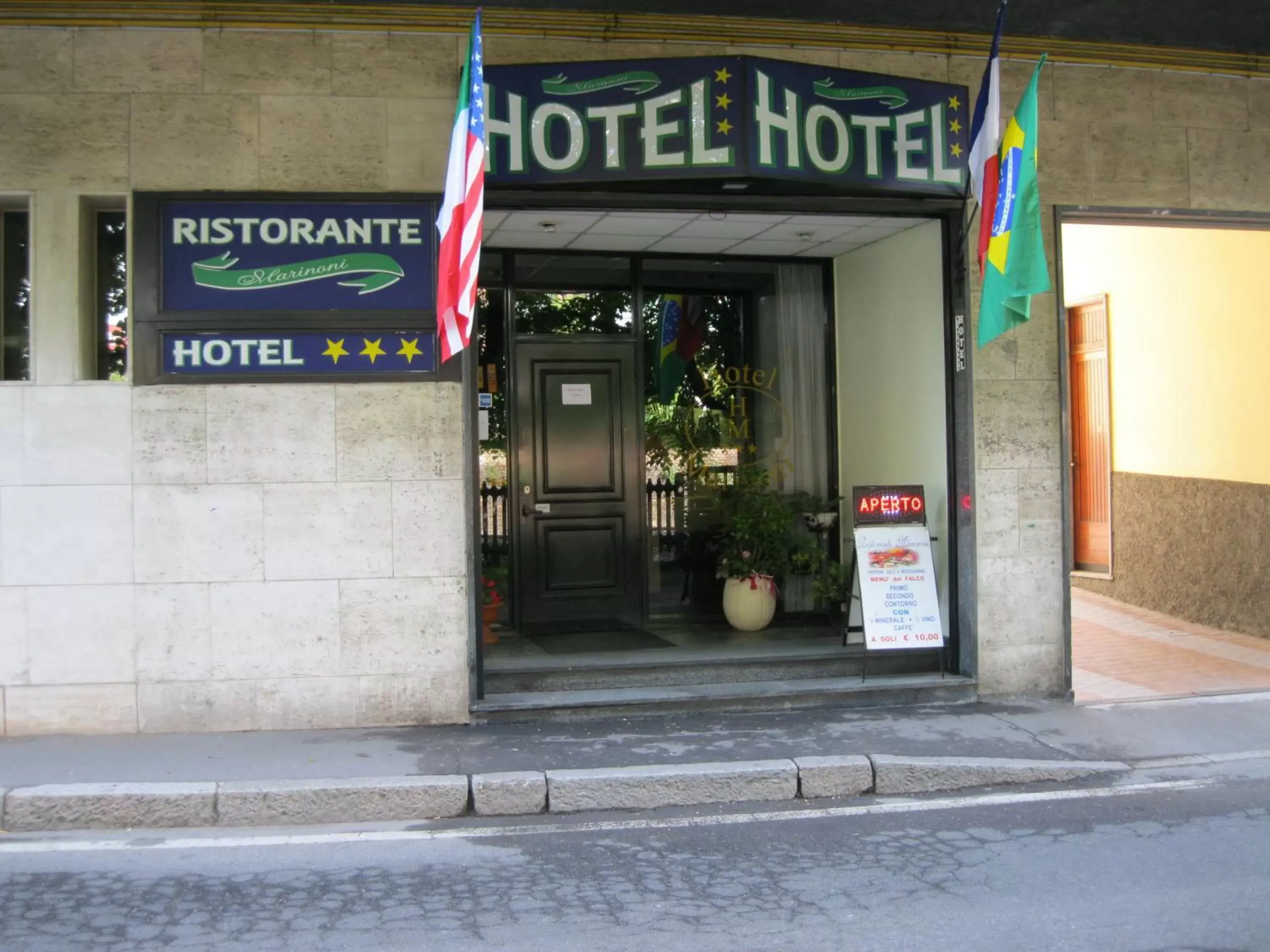 Facade/entrance in Hotel Marinoni