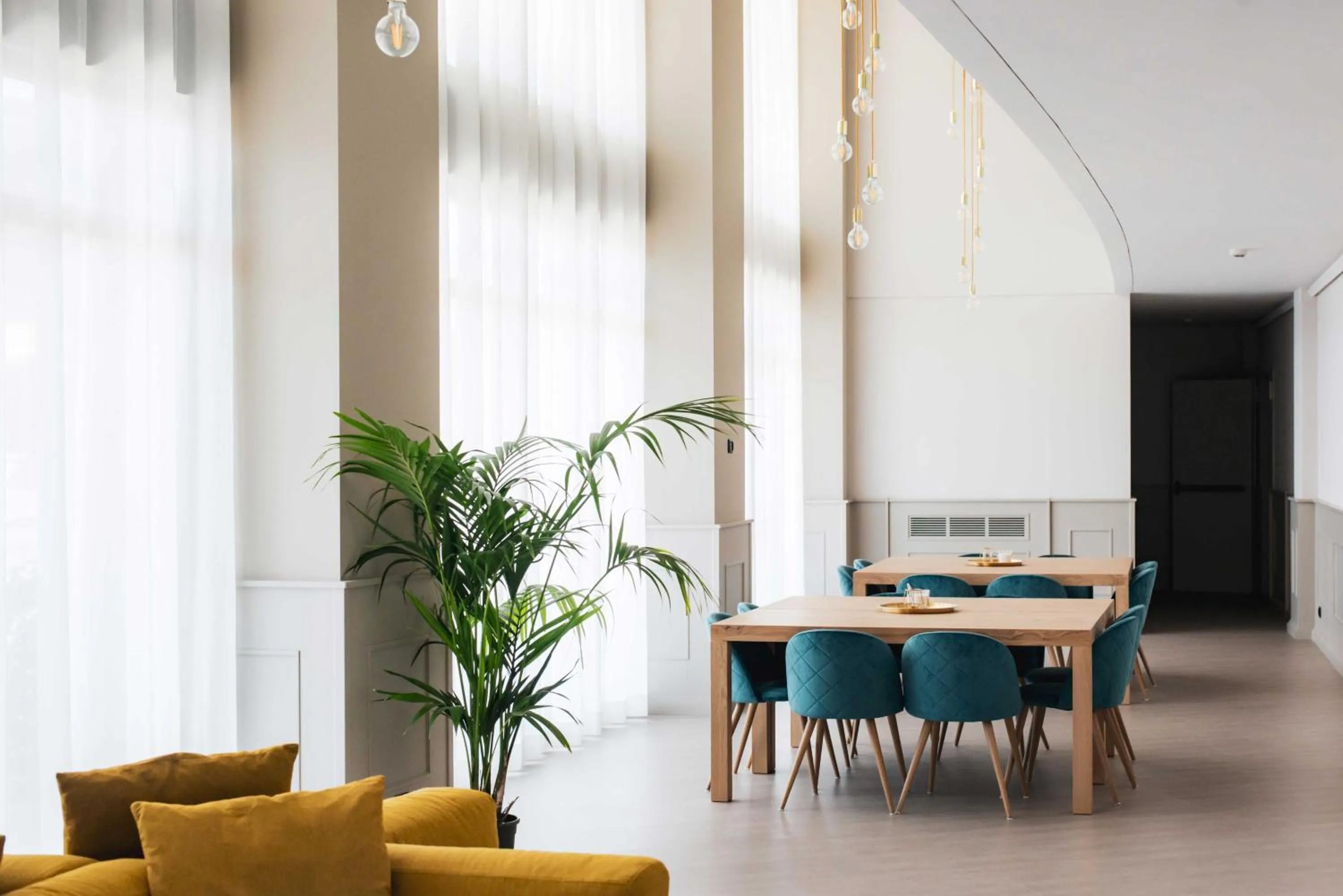 Seating area in Phi Hotel Cavalieri