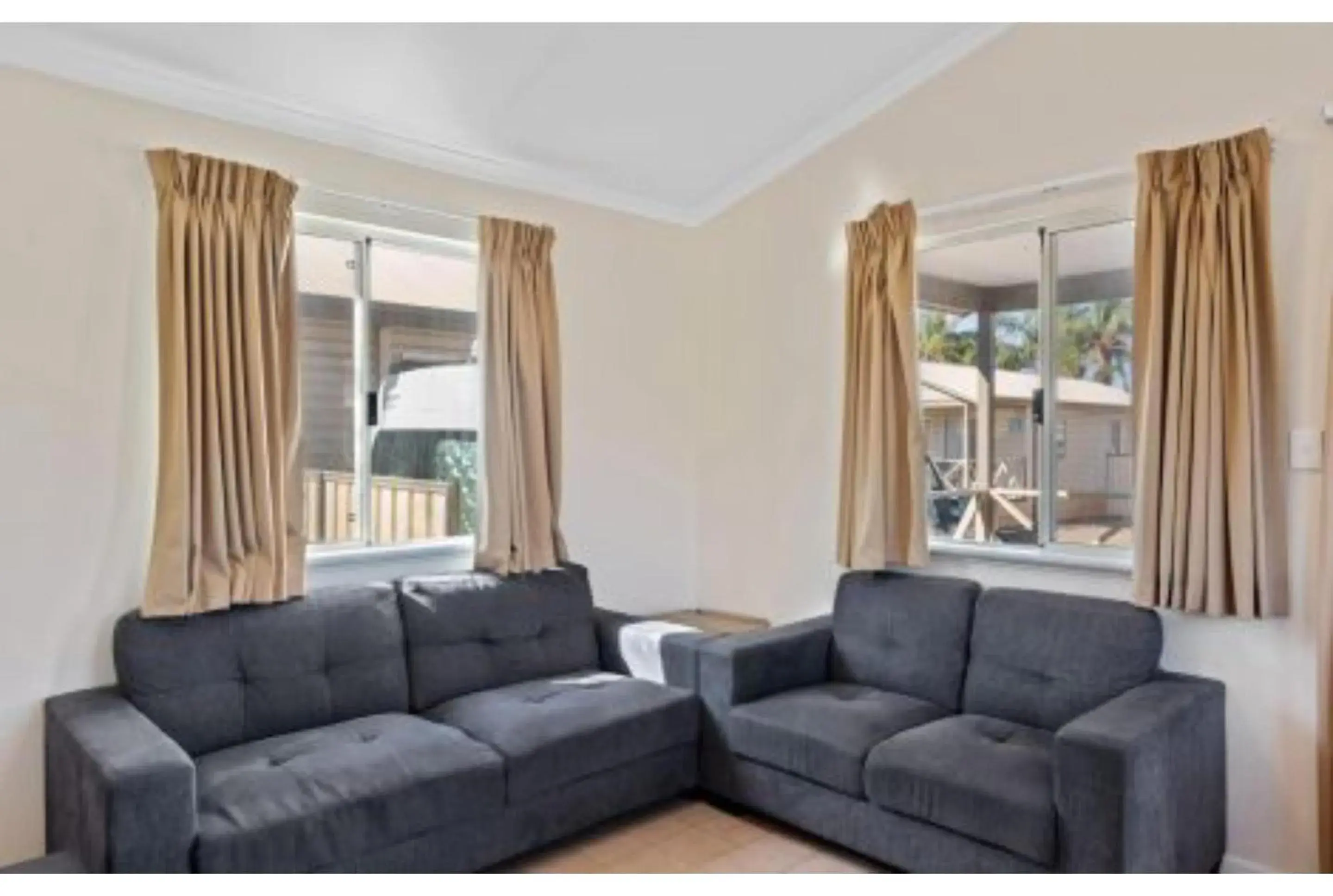 Deluxe 2 Bedroom Cabin – Sleeps 4 (2 Queen Beds) in Discovery Parks - Kalgoorlie Goldfields Deluxe 2 Bedroom Cabin – Sleeps 4 (2 Queen Beds) in Discovery Parks - Kalgoorlie Goldfields