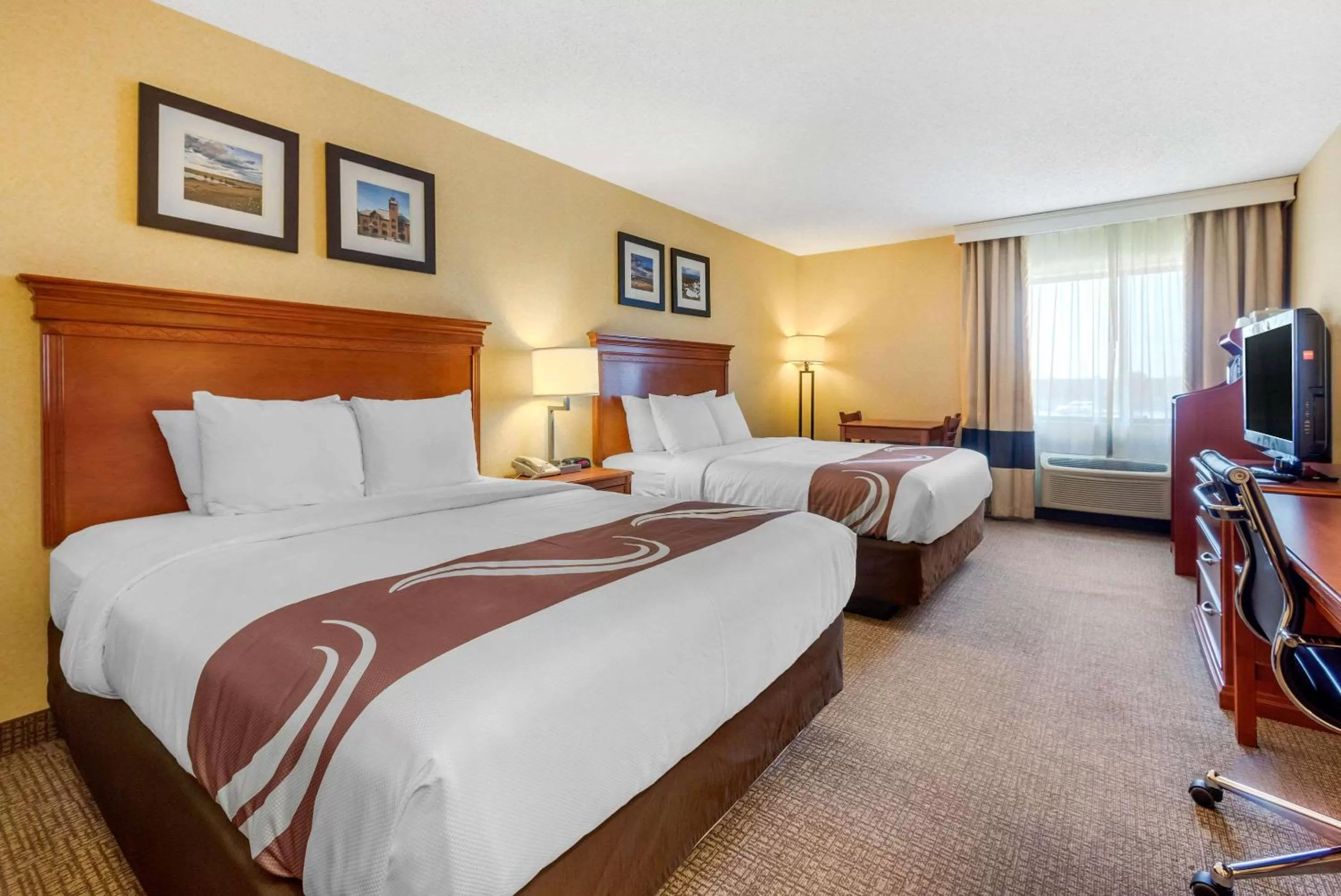 Photo of the whole room, Bed in Quality Inn Pueblo North