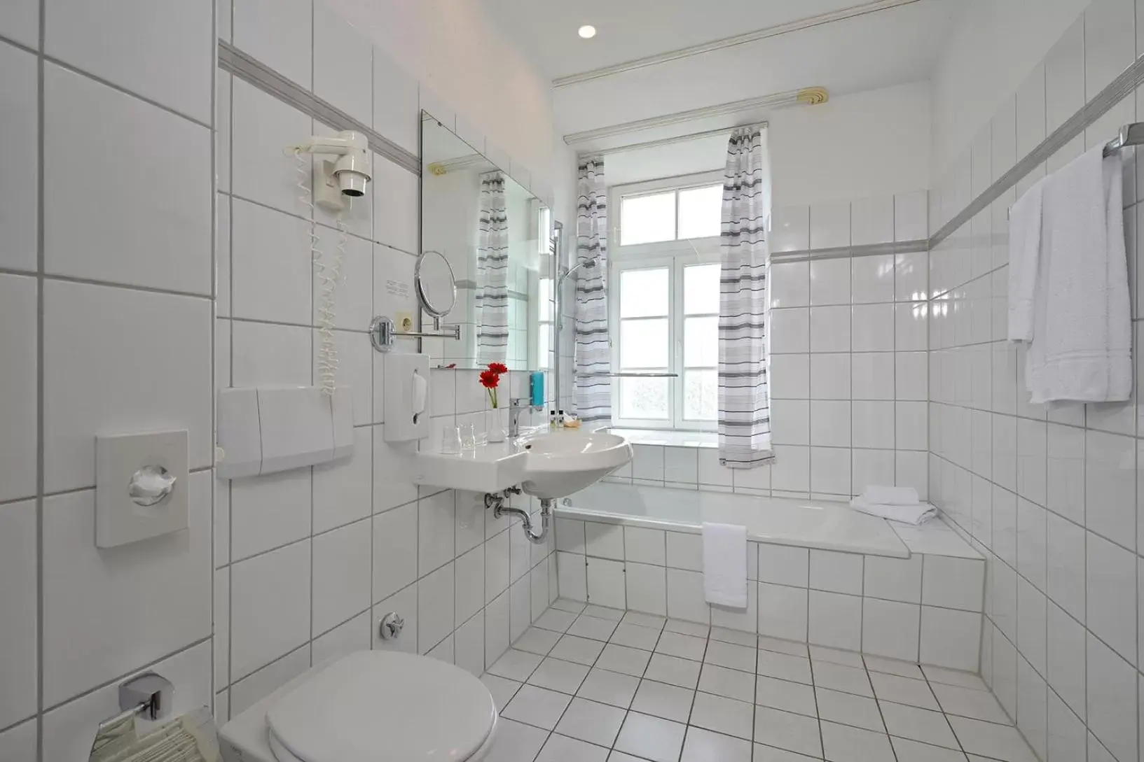 Bathroom in Hotel Stadt Hameln