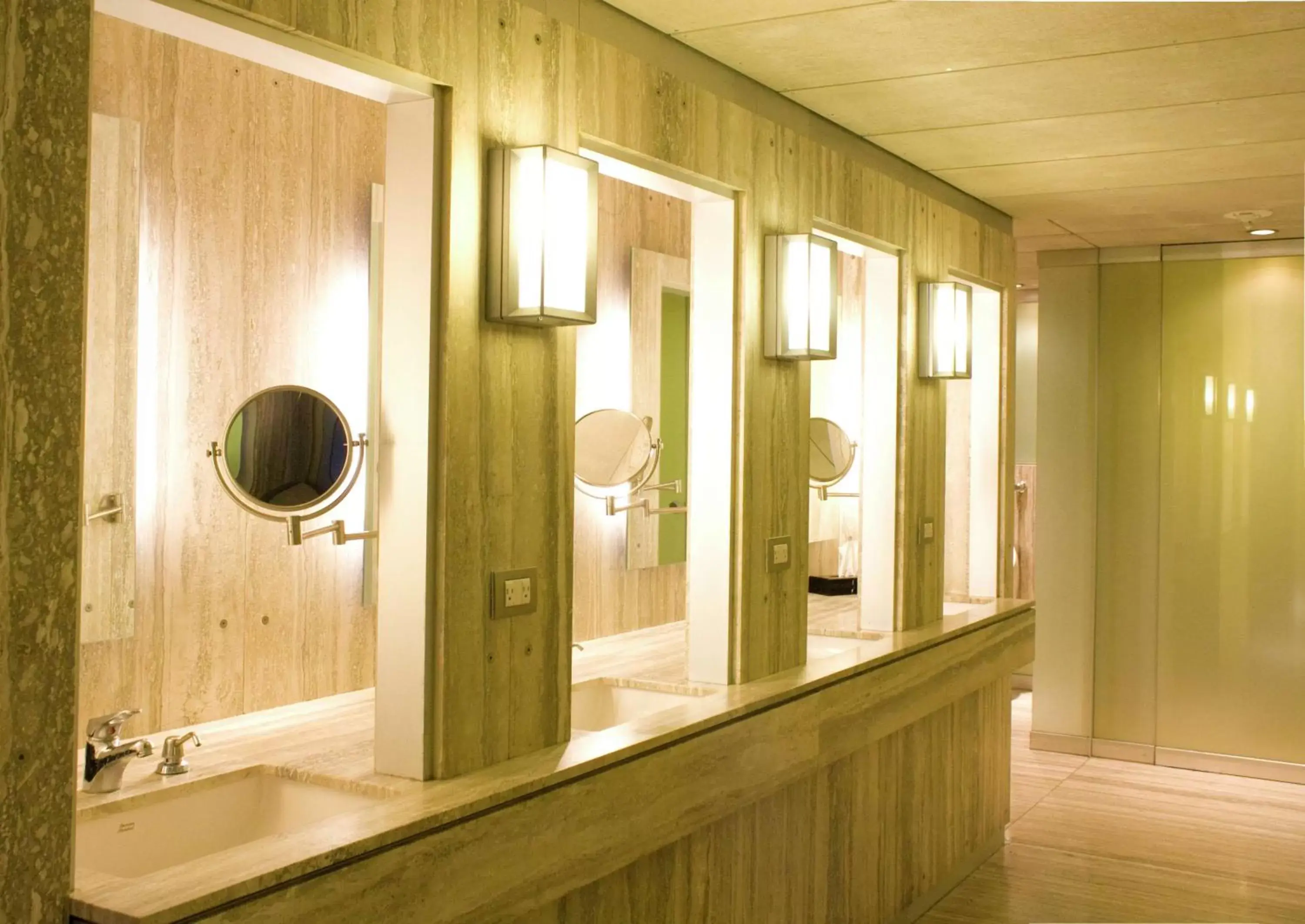 Spa and wellness centre/facilities, Bathroom in Hilton Mexico City Reforma