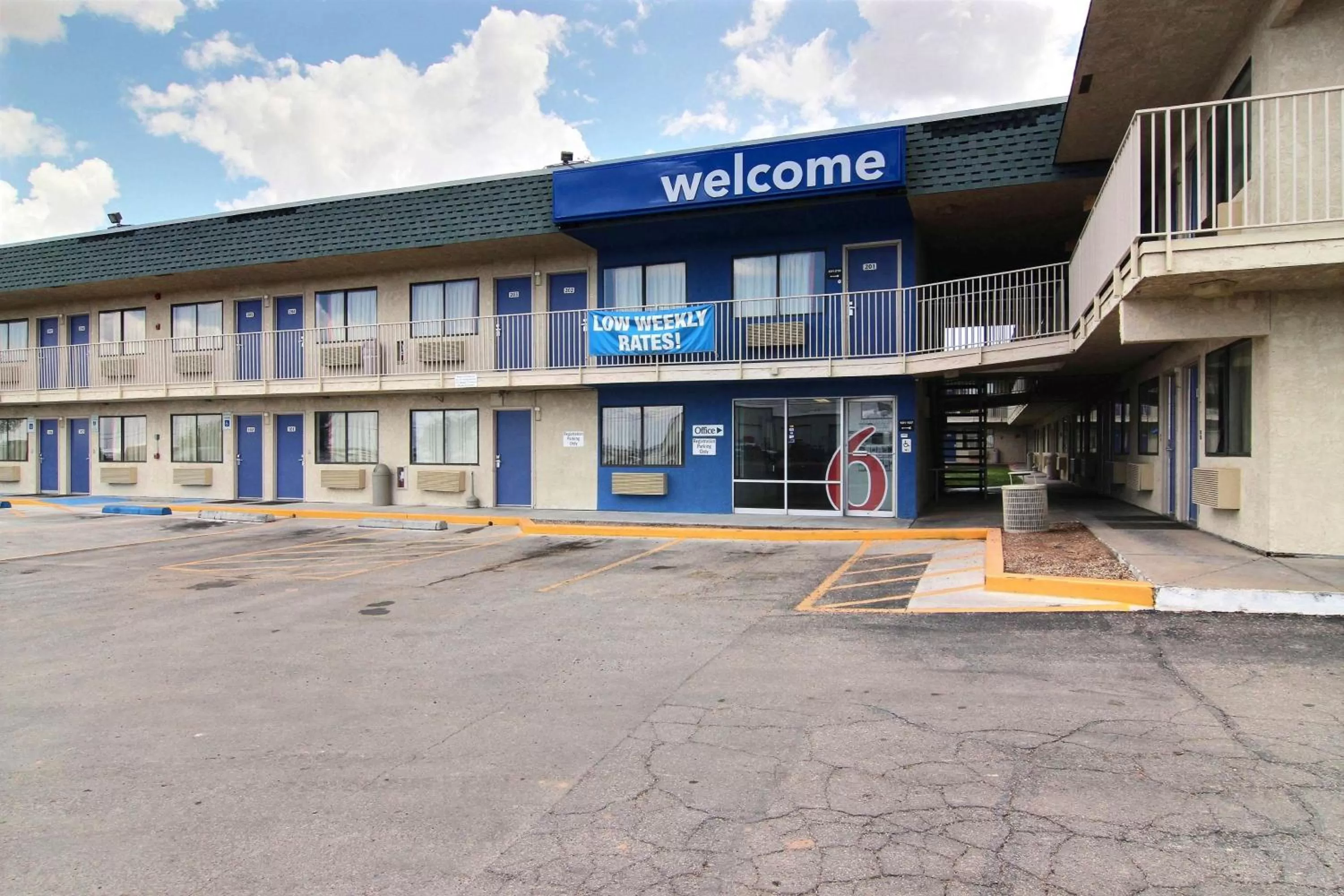 Property building in Motel 6-Fort Stockton, TX