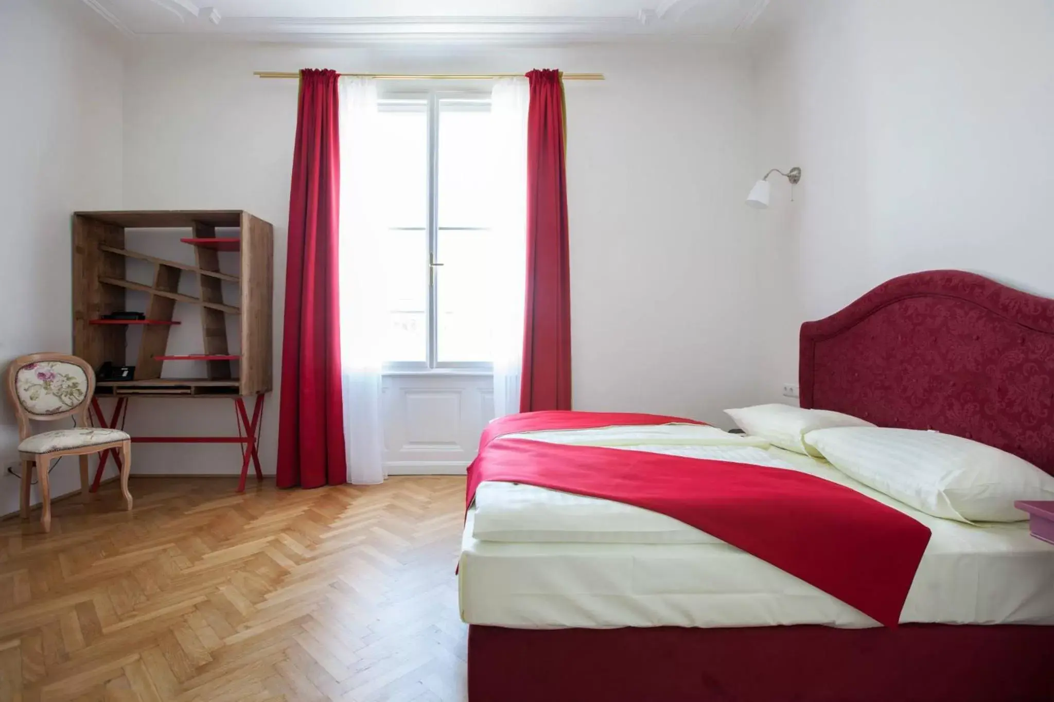 Bedroom, Bed in Hotel Pension Museum