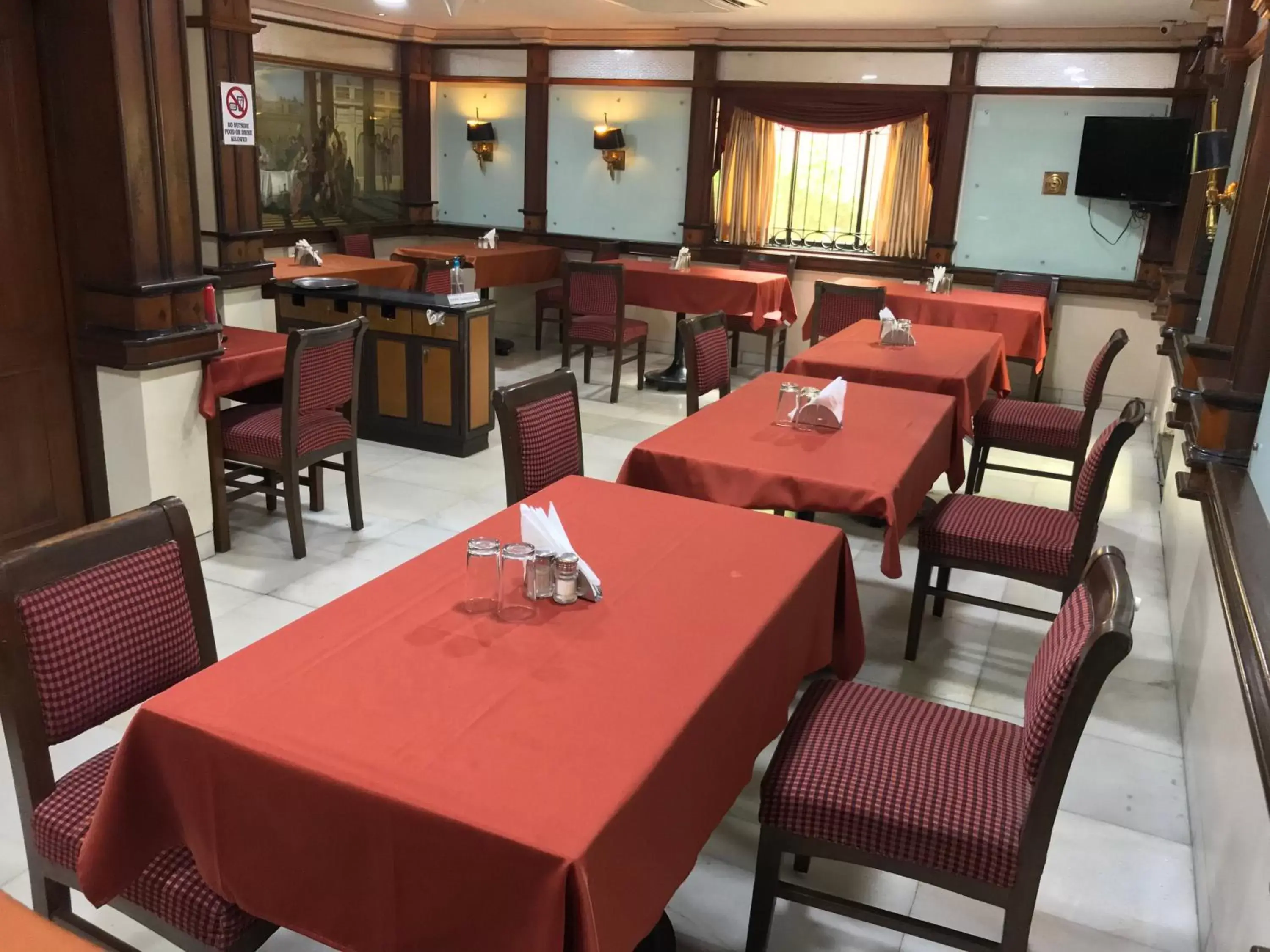 Lounge or bar, Restaurant/Places to Eat in Hotel Park View, Mumbai