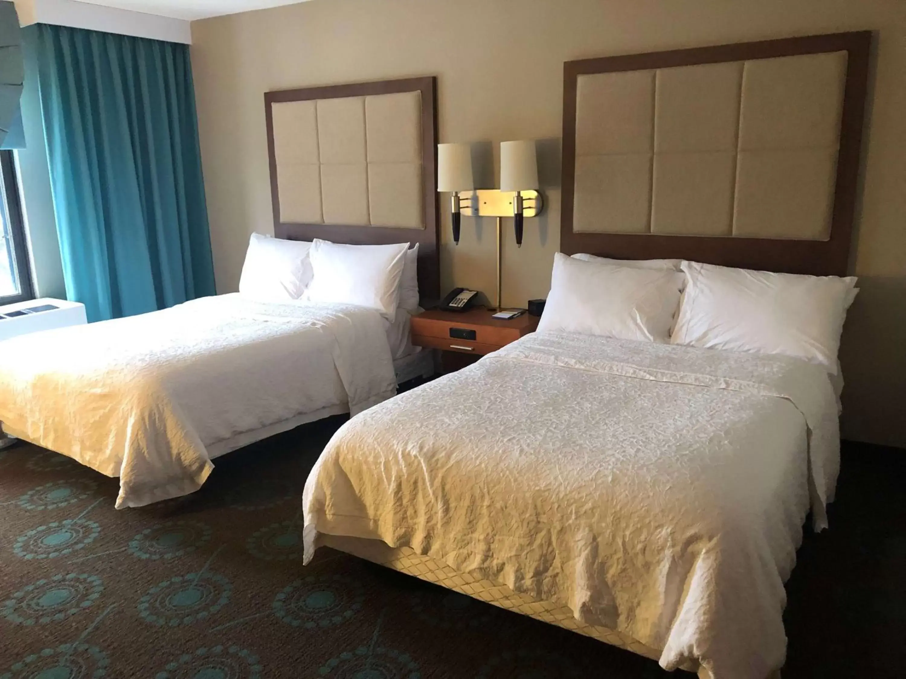 Bed in Hampton Inn Ann Arbor - North Bed in Hampton Inn Ann Arbor - North