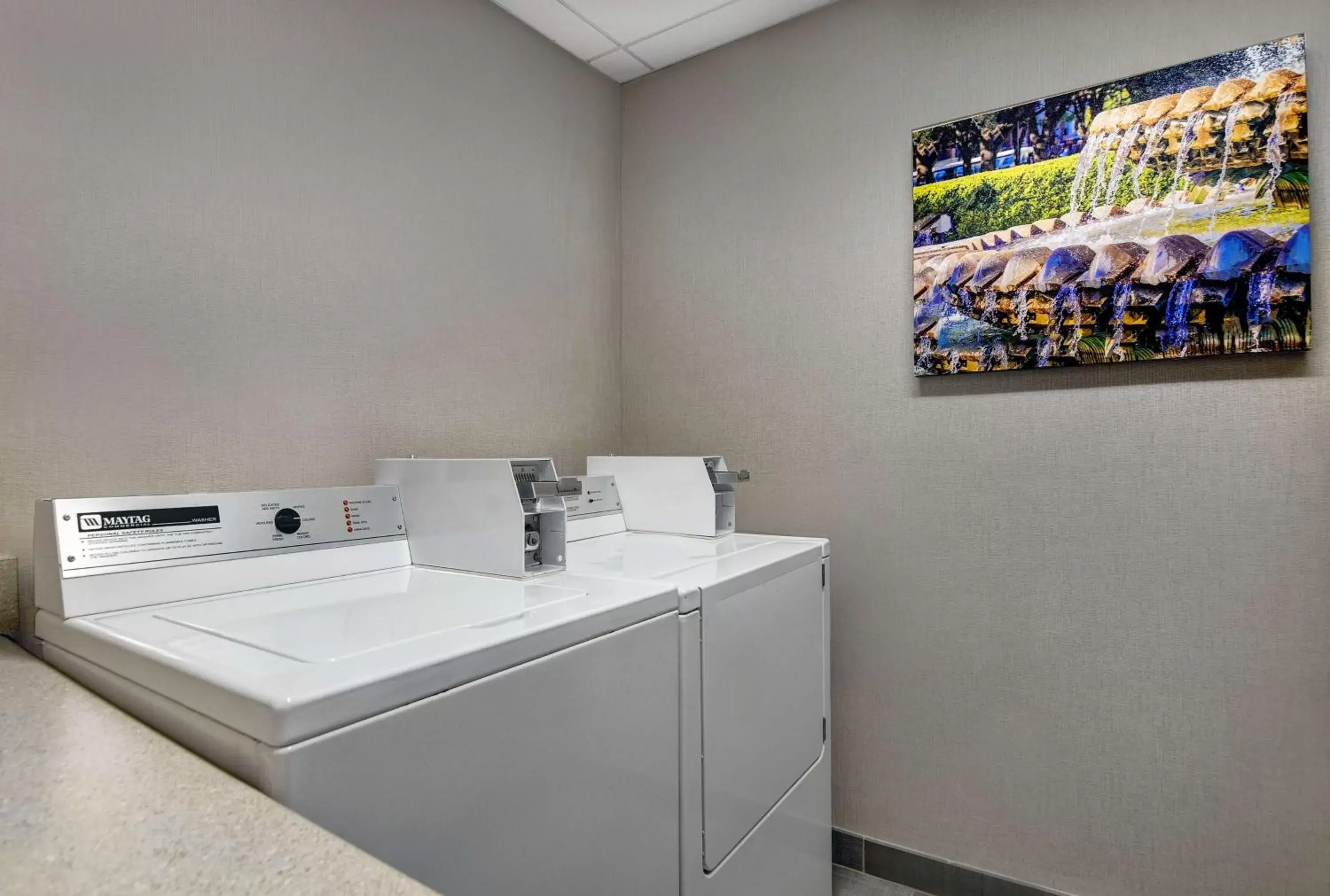 Property building in Hampton Inn Patriots Point Property building in Hampton Inn Patriots Point