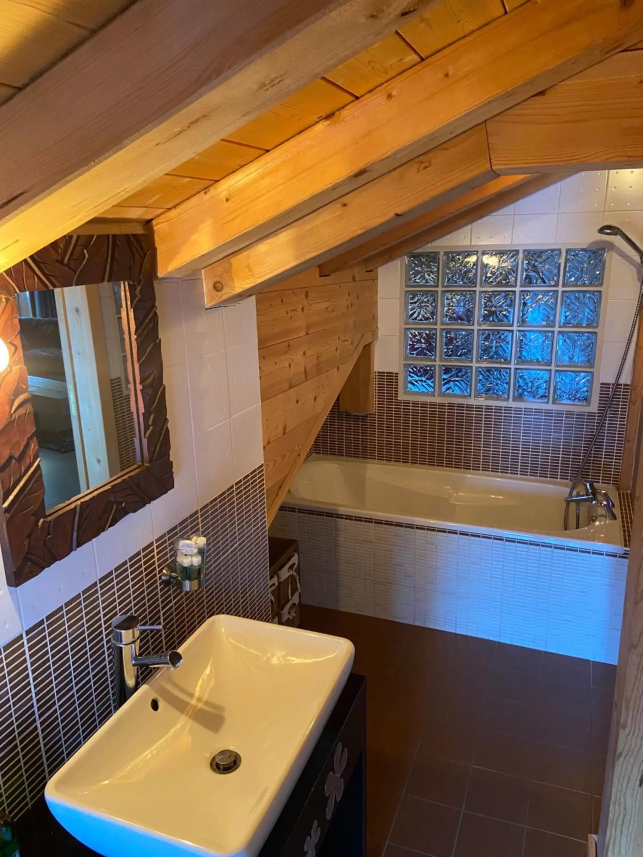 Bathroom in Bed and Breakfast Chalet Manava