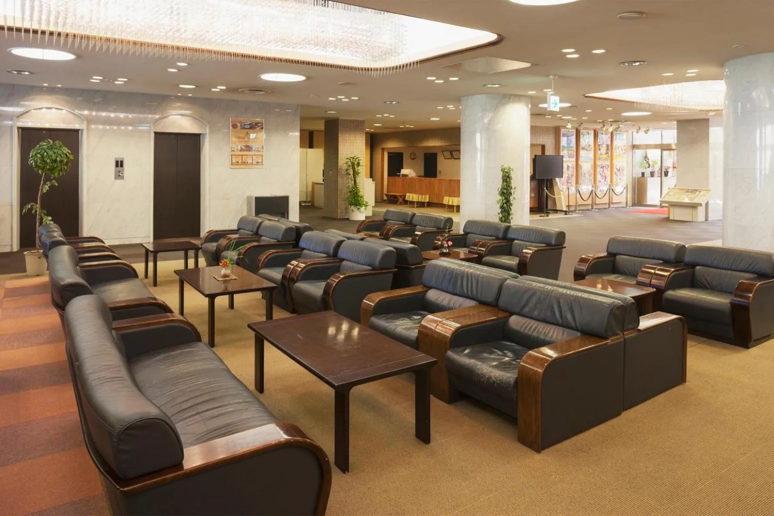 Lobby or reception in Yuzawa Toei Hotel