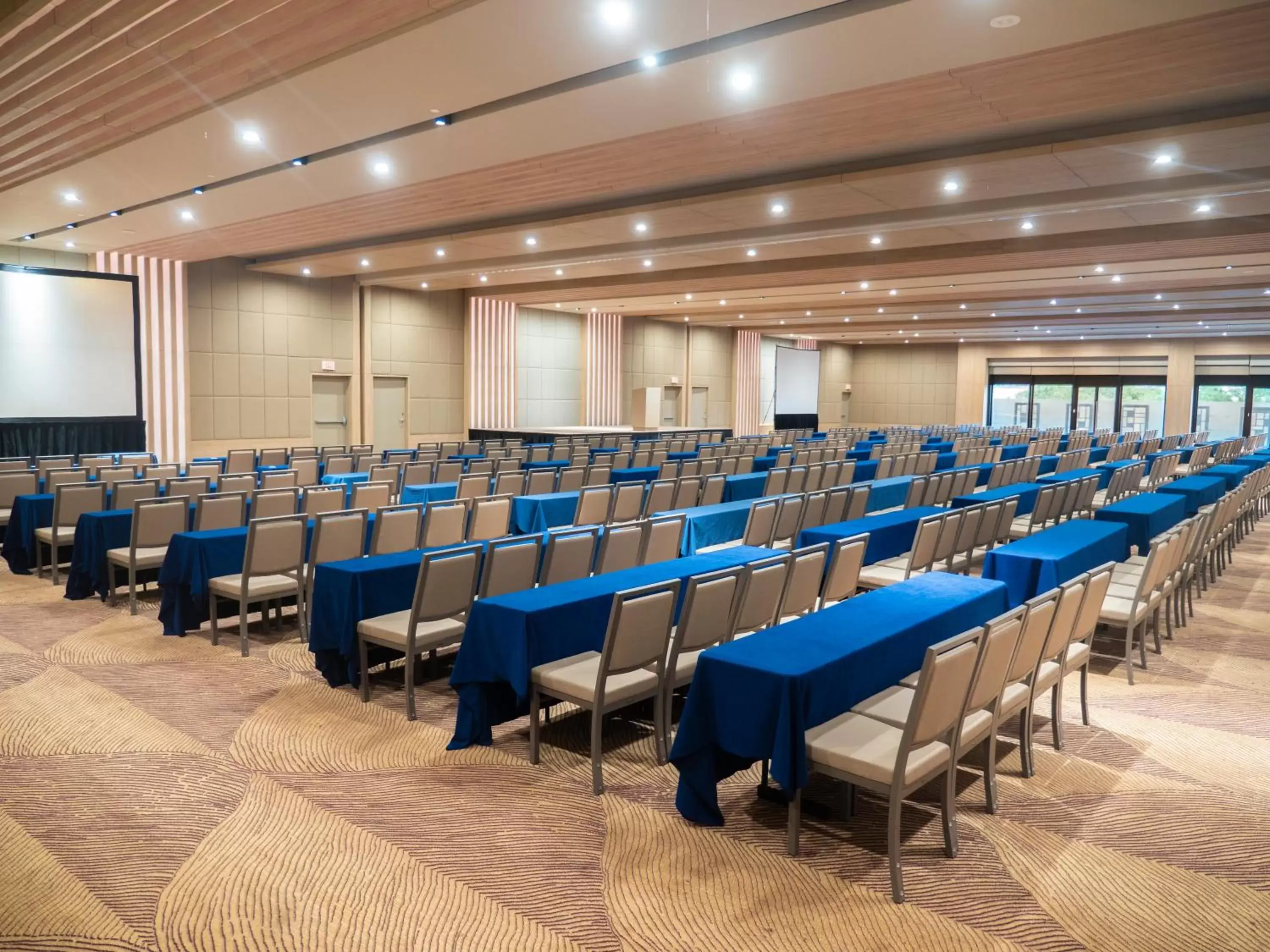 Meeting/conference room in Crowne Plaza Hotel Monterrey, an IHG Hotel