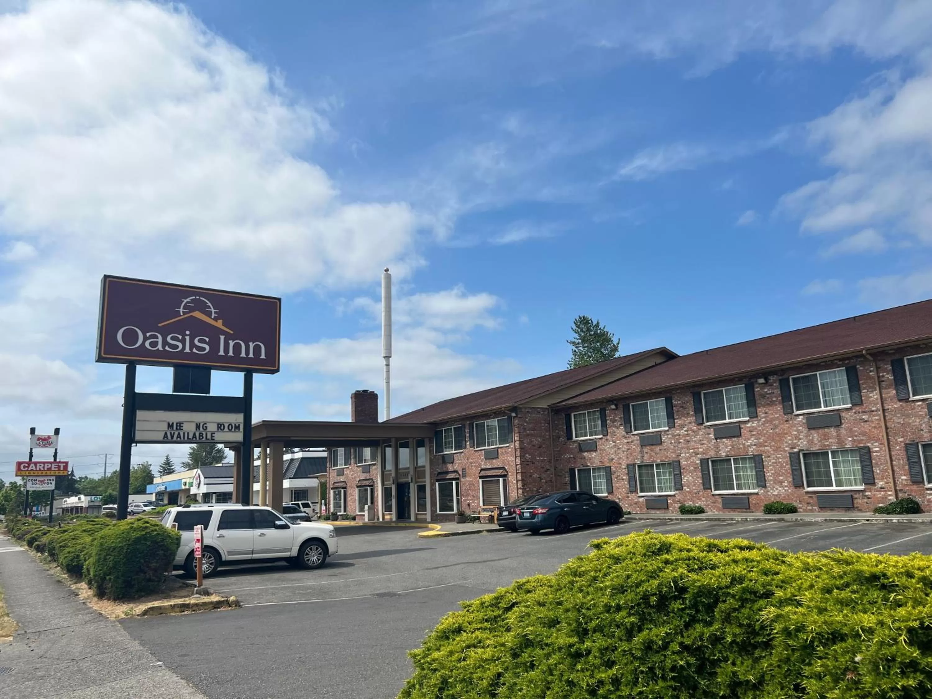 Property Building in Oasis Inn Tacoma