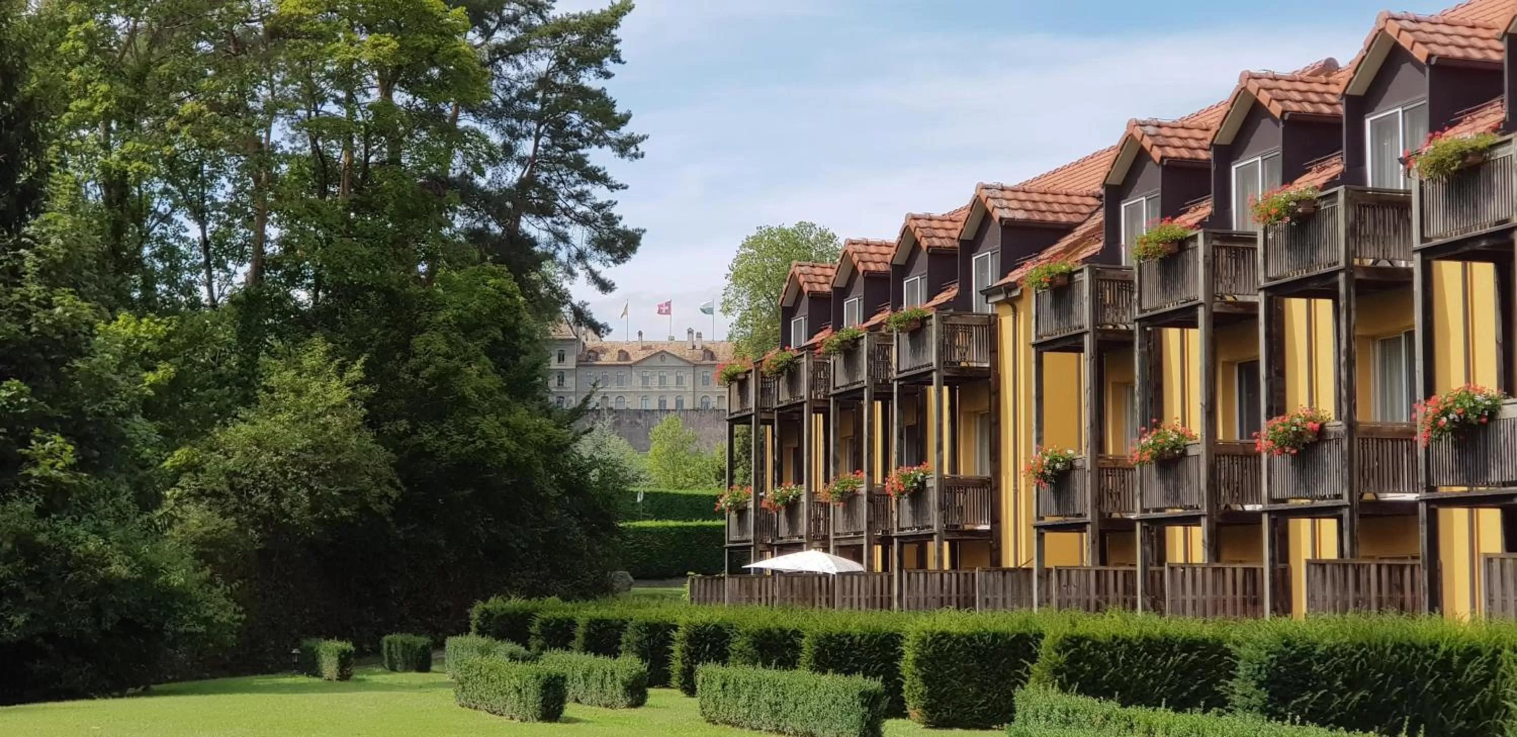 Property building in Hotel La Barcarolle