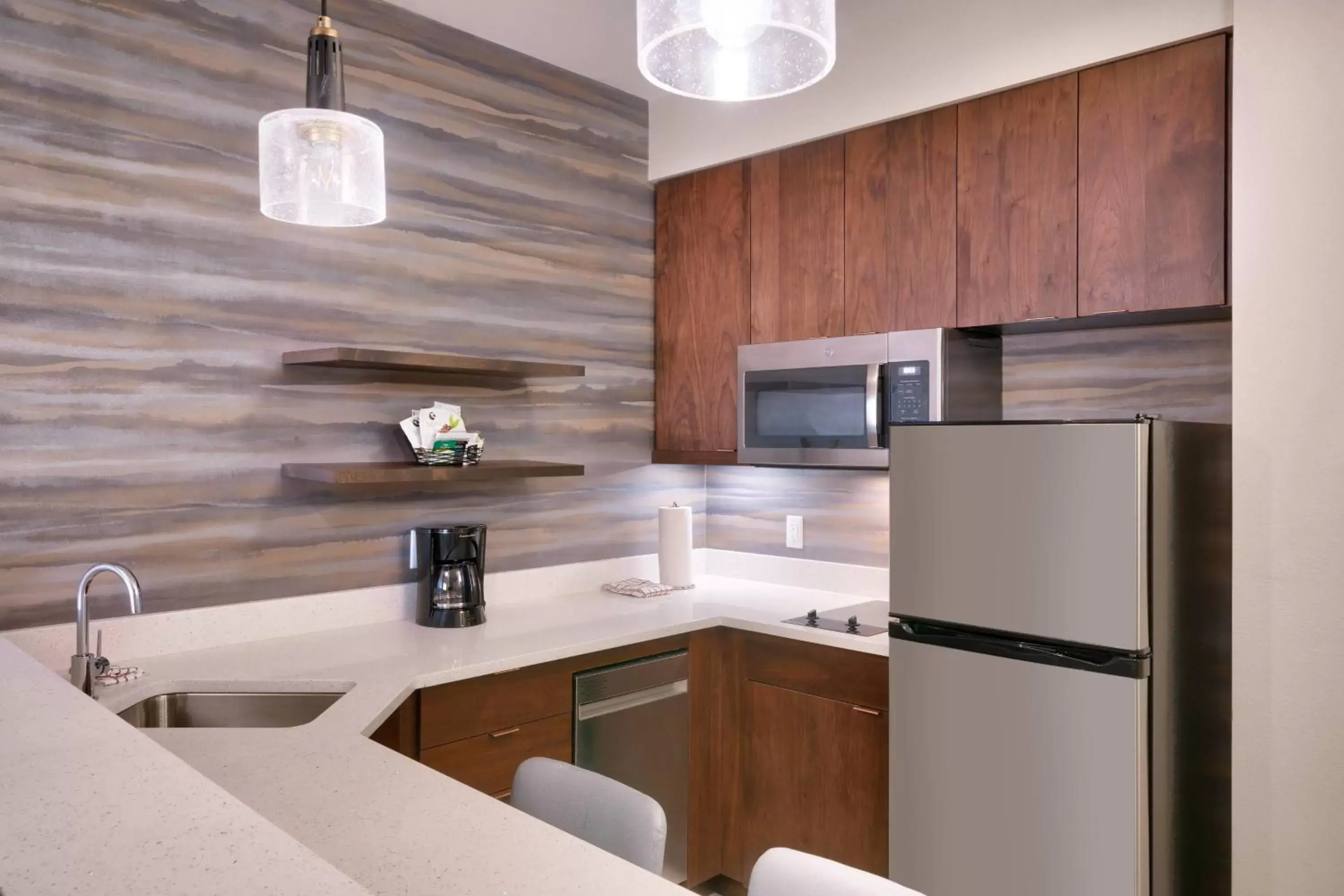 Kitchen or kitchenette, Kitchen/Kitchenette in Residence Inn by Marriott Phoenix West/Avondale