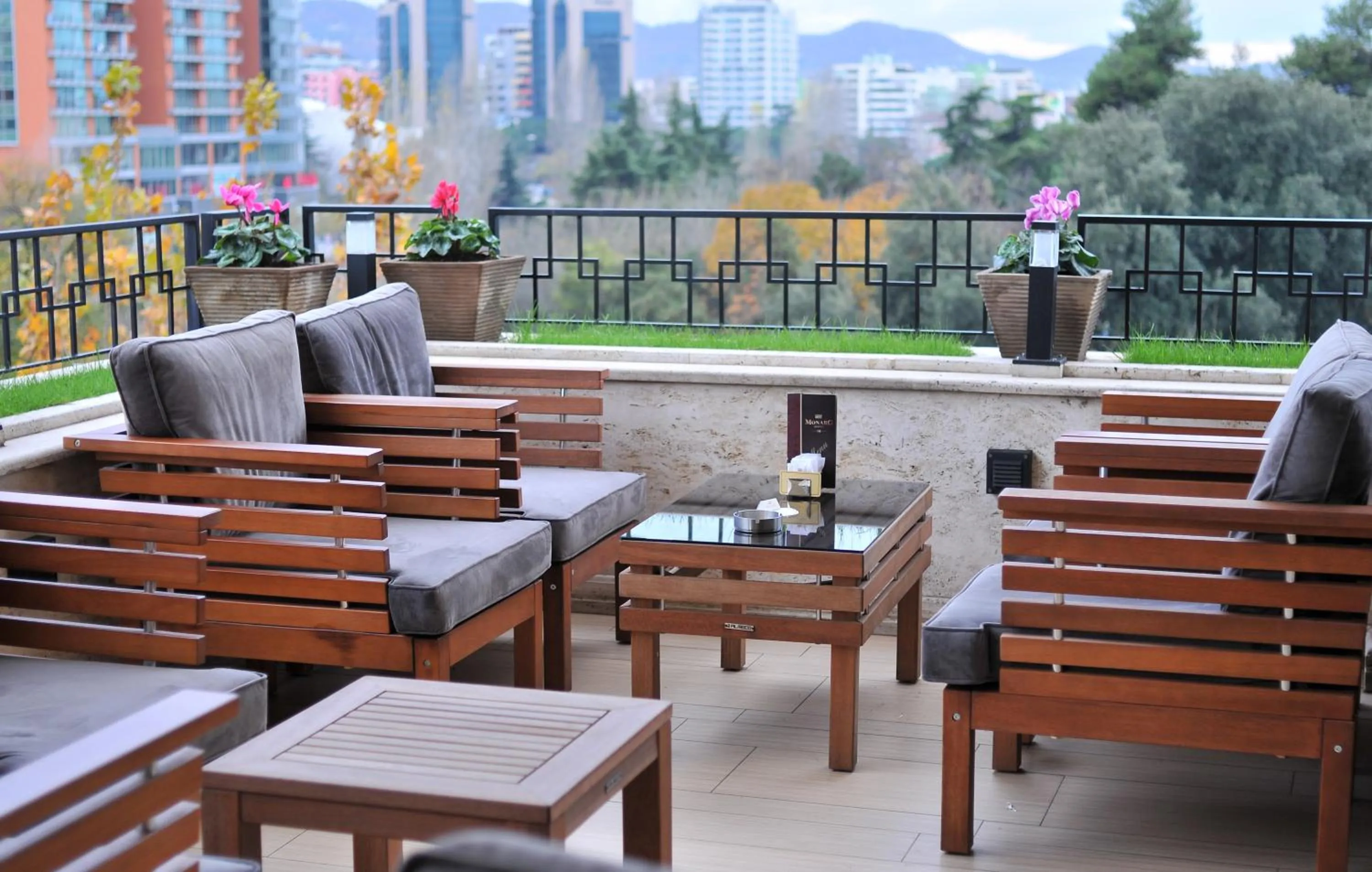 Lounge or bar in MonarC Hotel