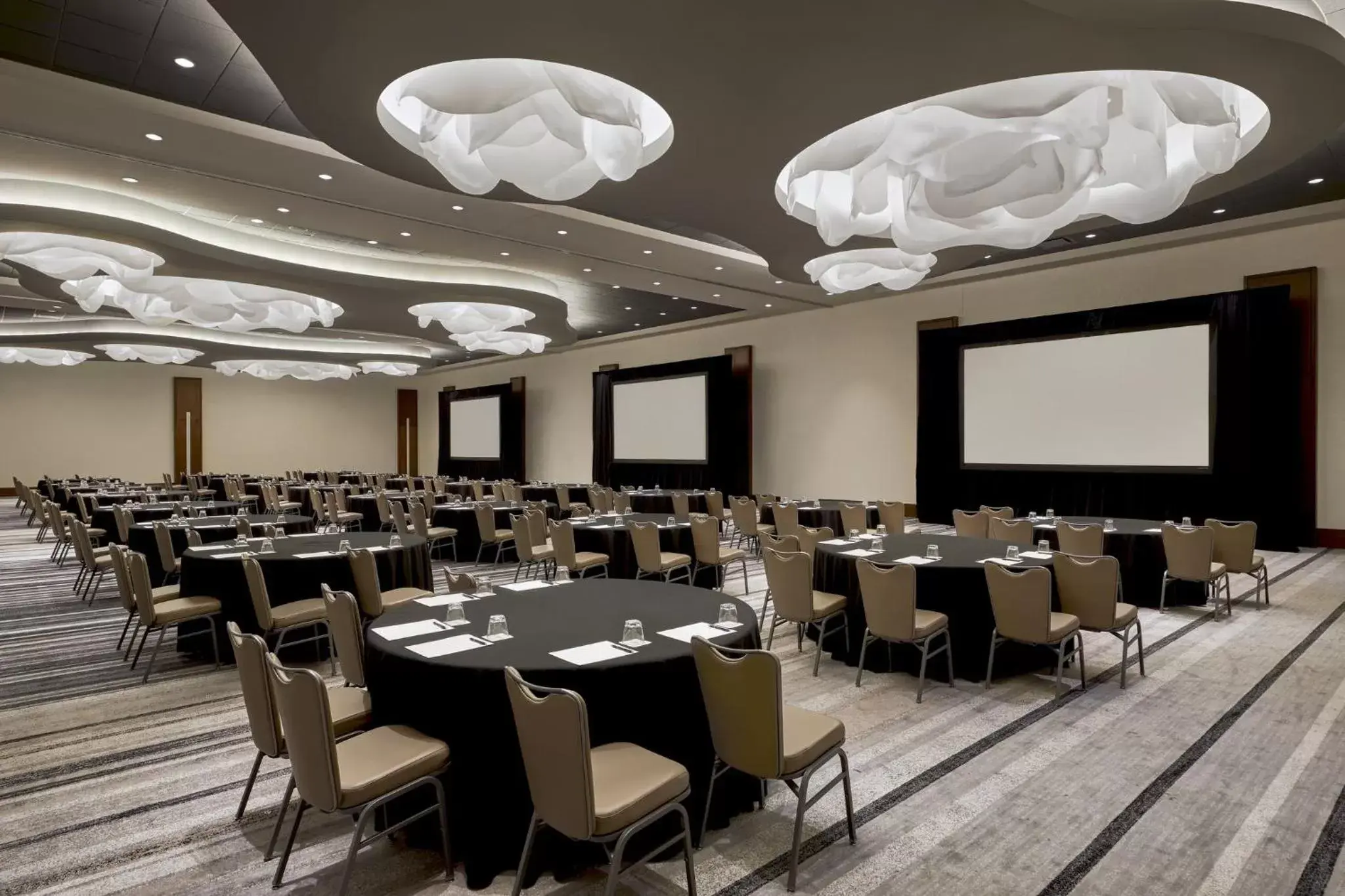 Banquet/Function facilities in Loews Chicago O'Hare Hotel