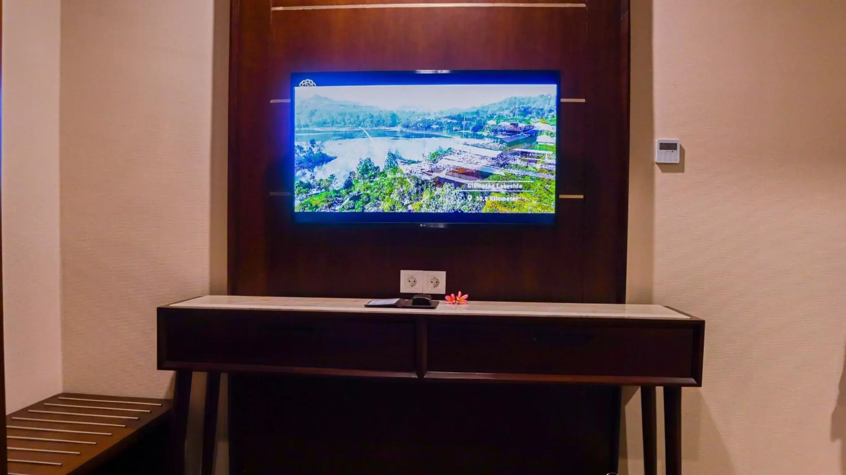 TV and multimedia, TV/Entertainment Center in Grand Sunshine Resort & Convention