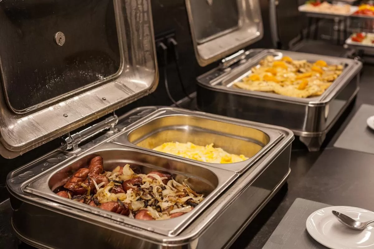 Food and drinks in Hotel Alexander