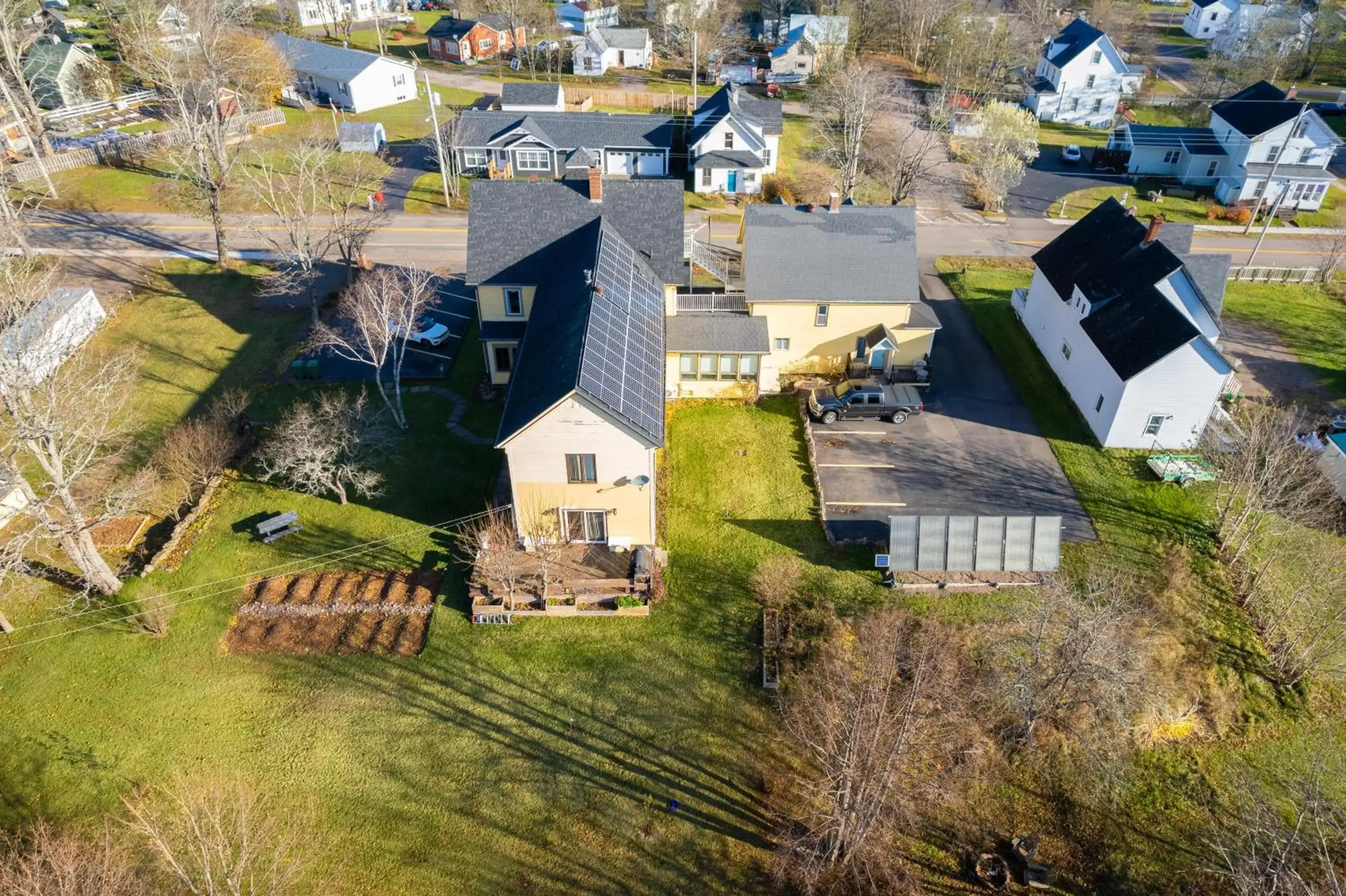 Bird's-eye View in The Maple Inn