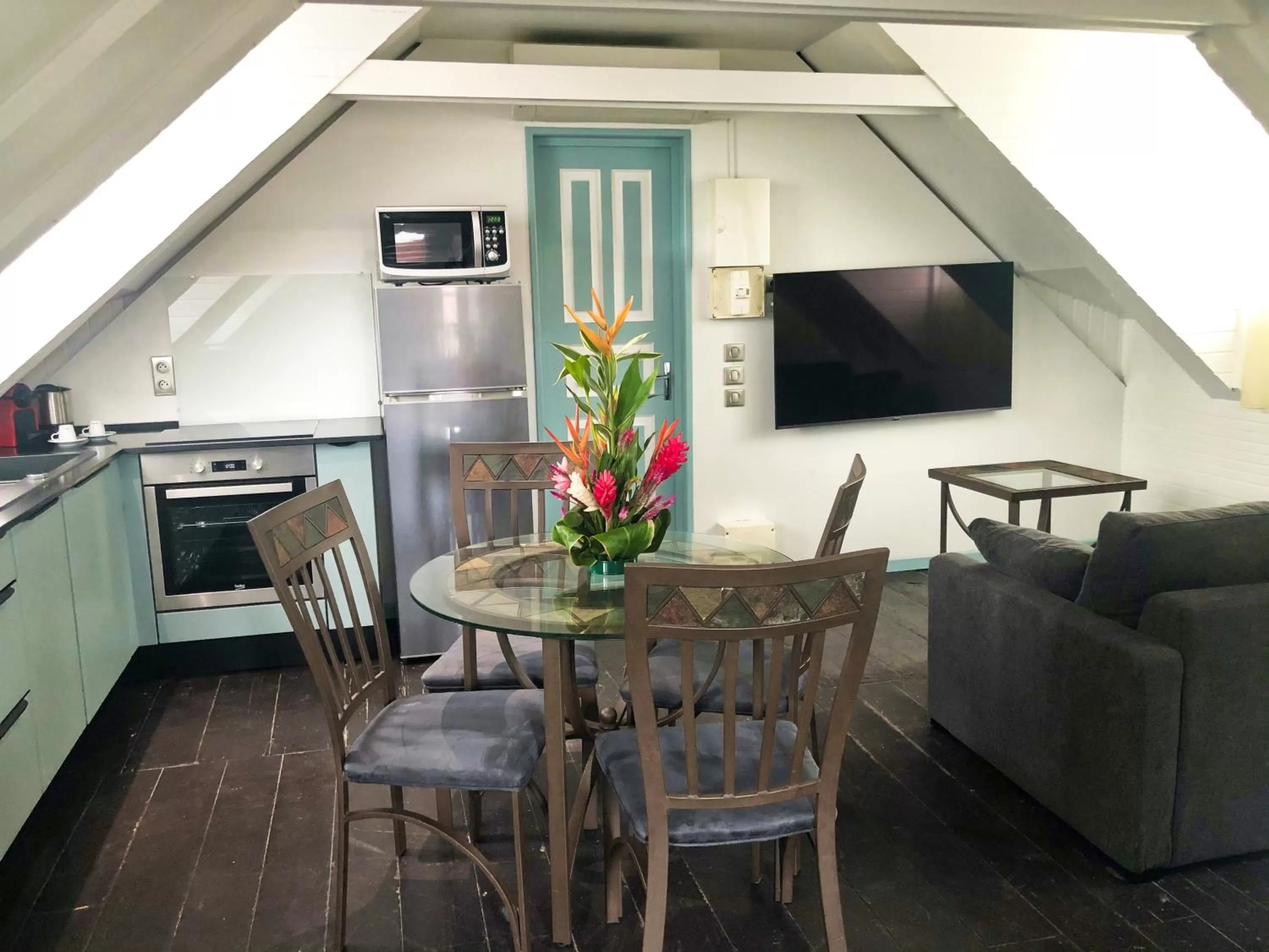 TV and multimedia in Eclipse Belle Etoile Appart'hôtel