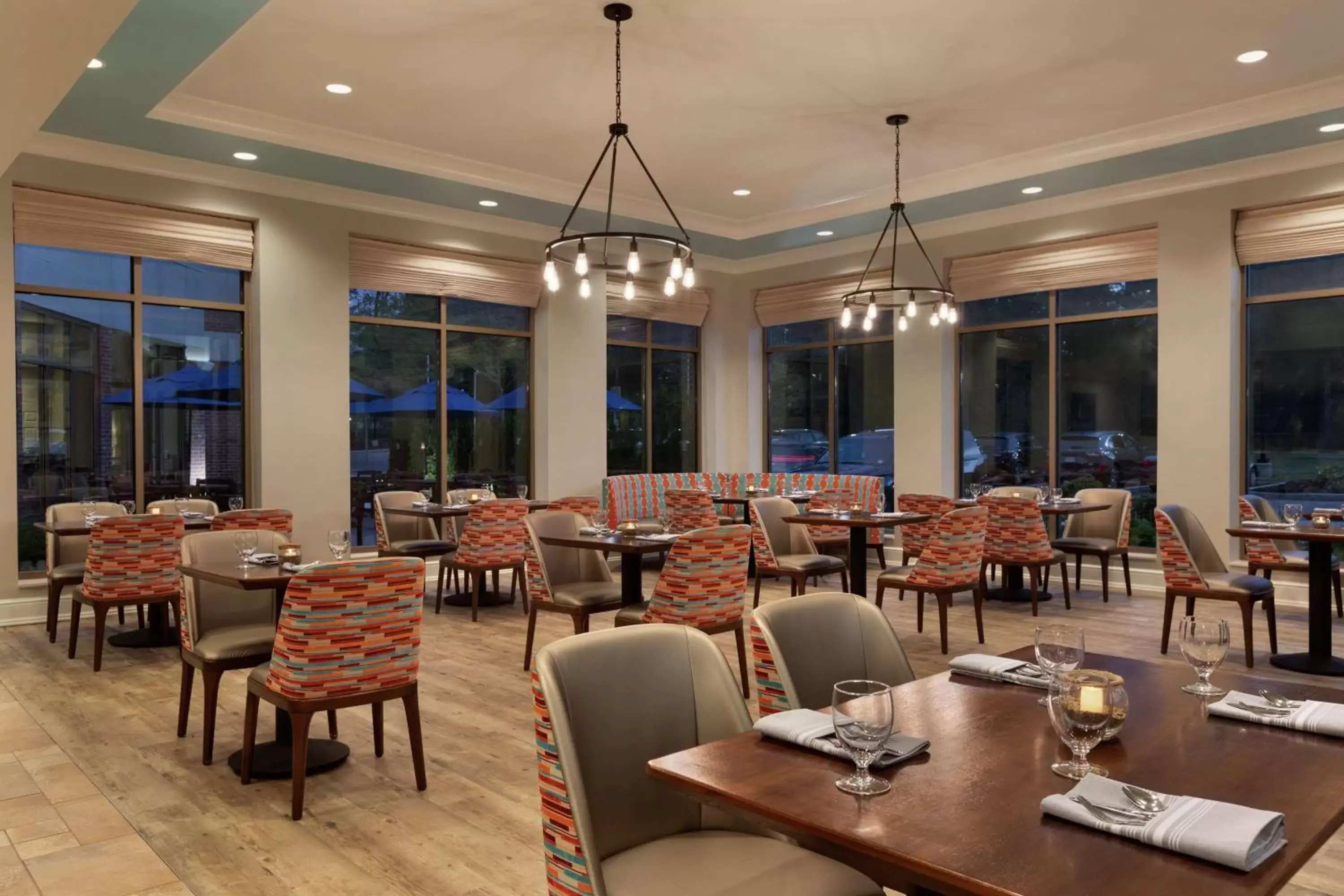 Dining area, Restaurant/Places to Eat in Hilton Garden Inn Stony Brook