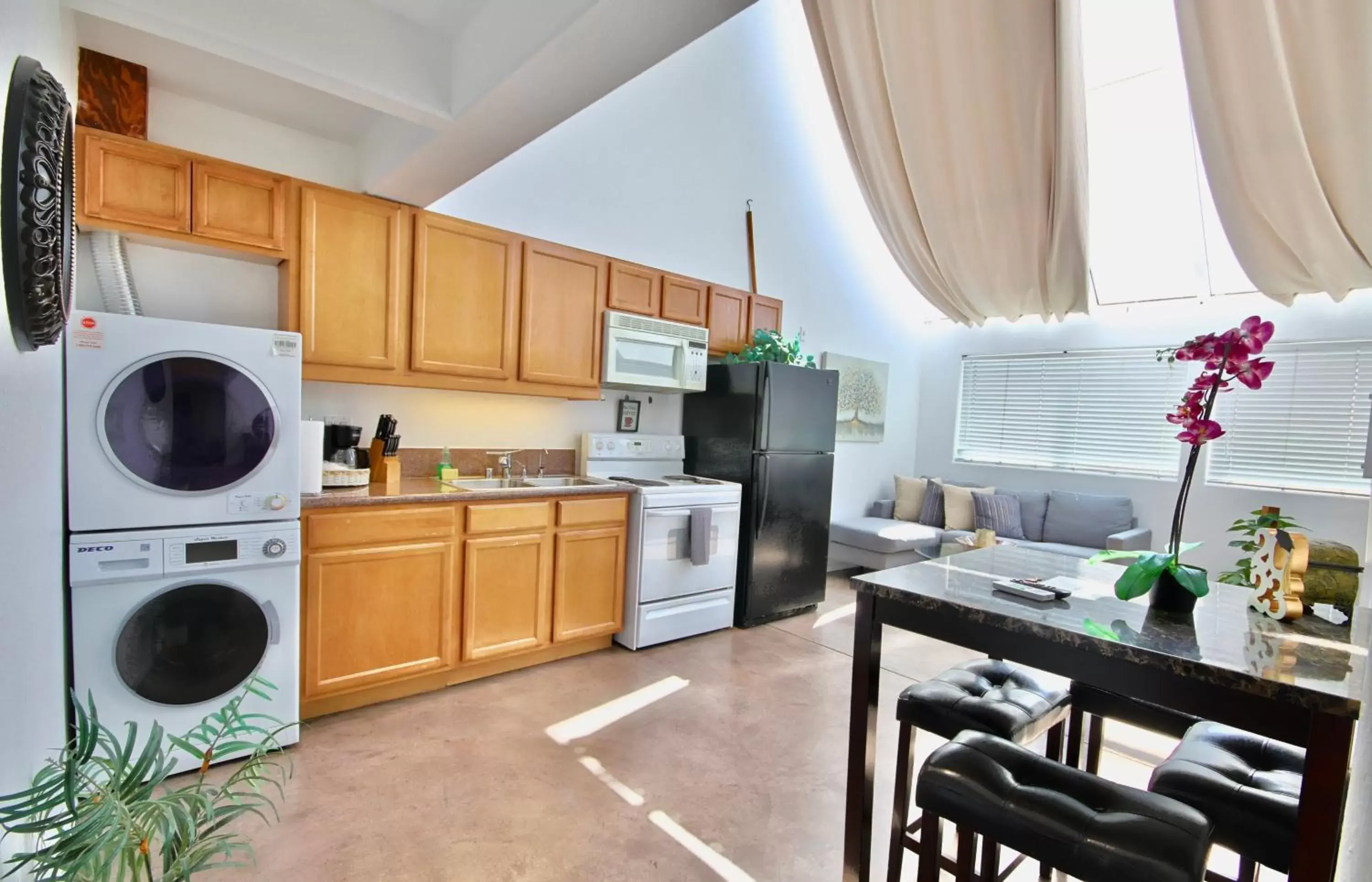 Kitchen/Kitchenette in Little Italy Modern Lofts