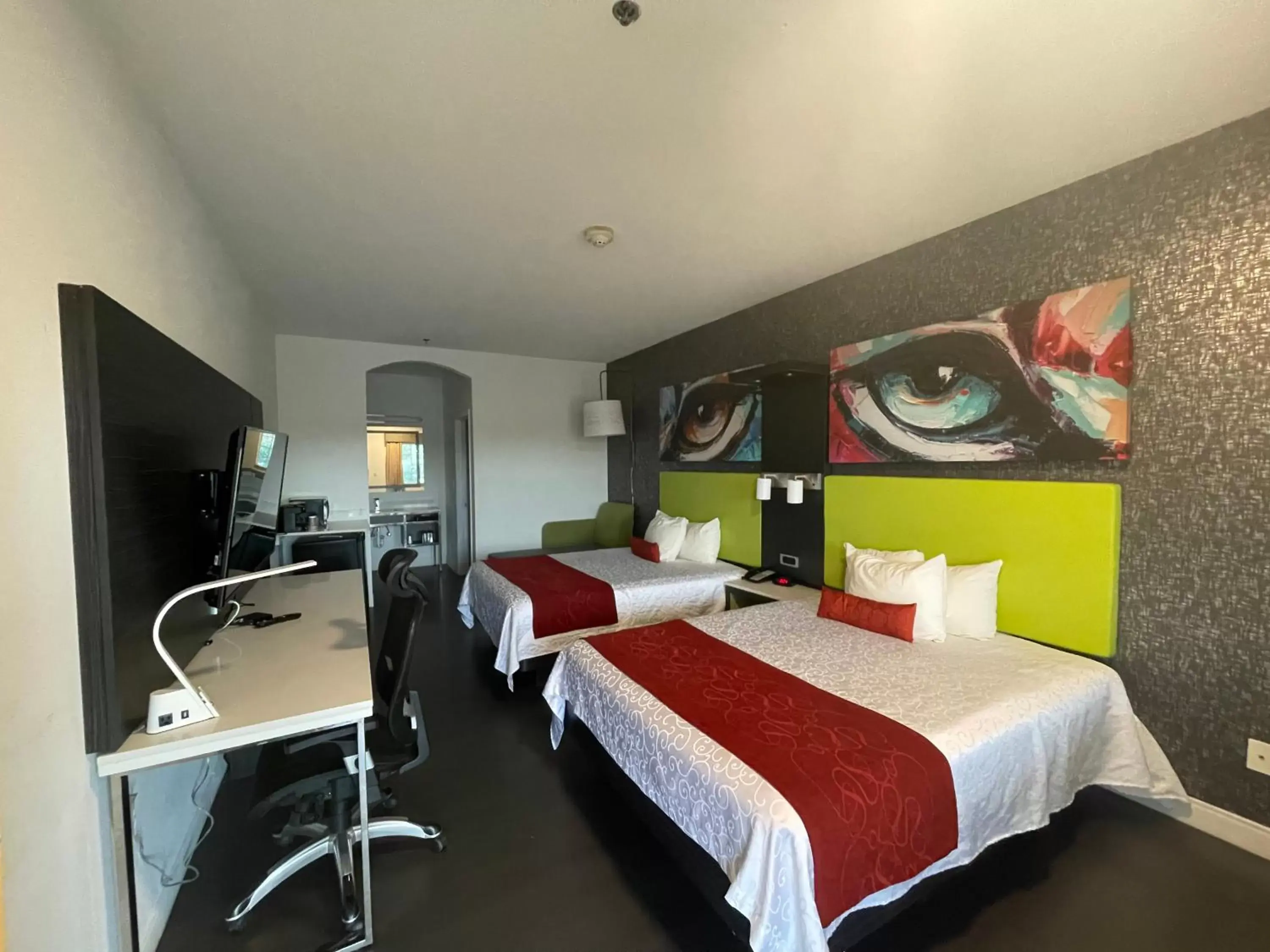 Bed in Lindsay Inn Bed in Lindsay Inn