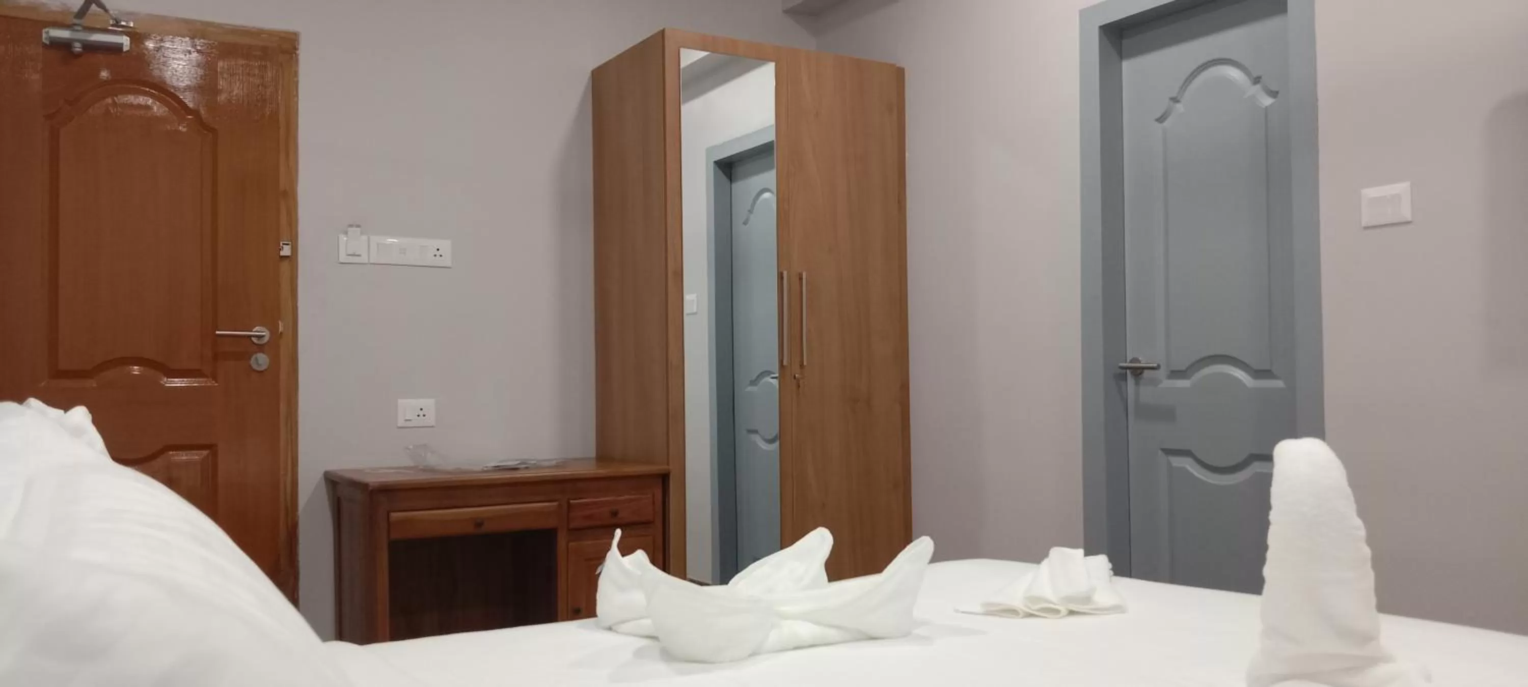 Bedroom, Bed in Moshisnest Madurai