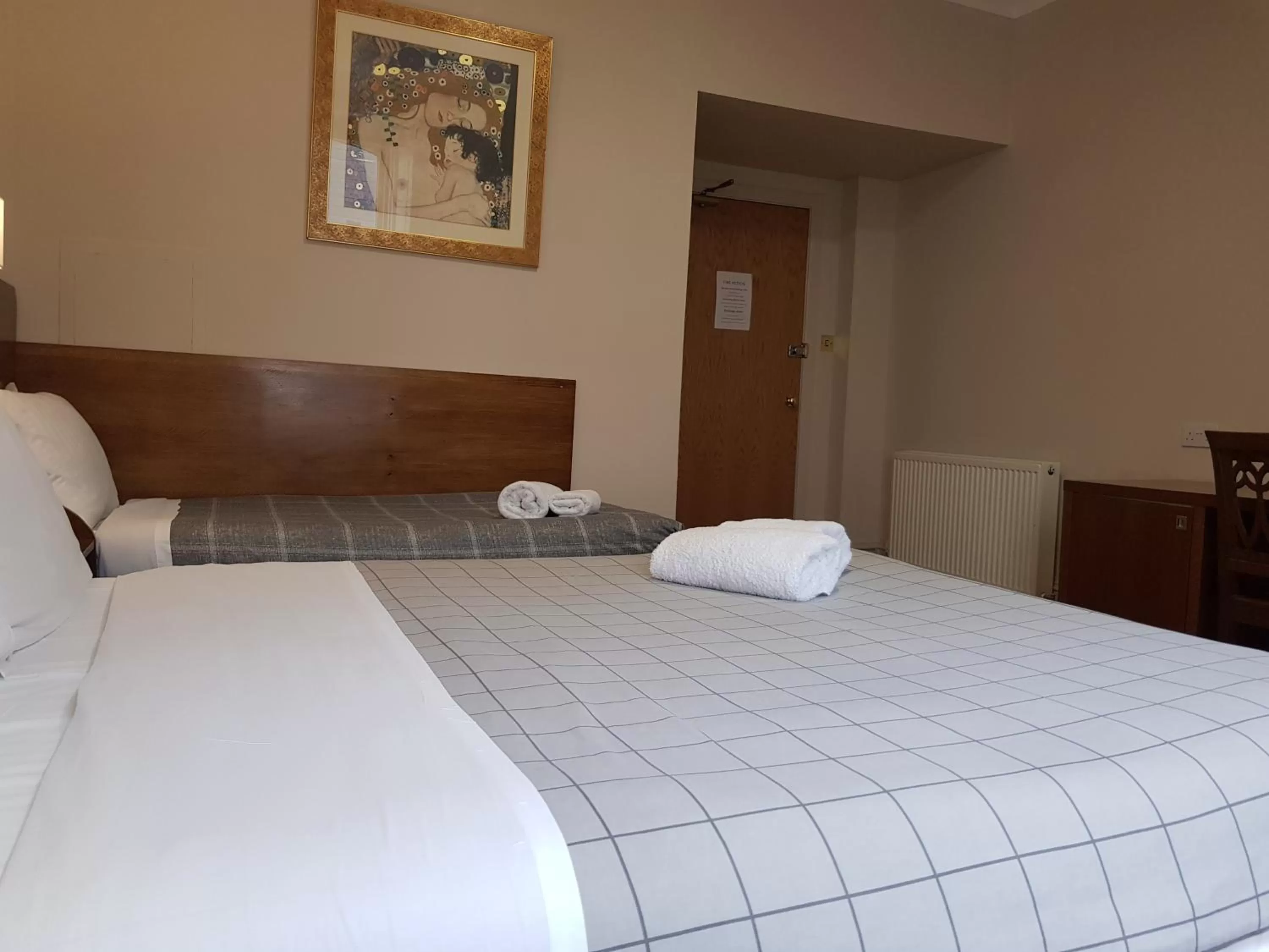 Bed in Aberdeen House