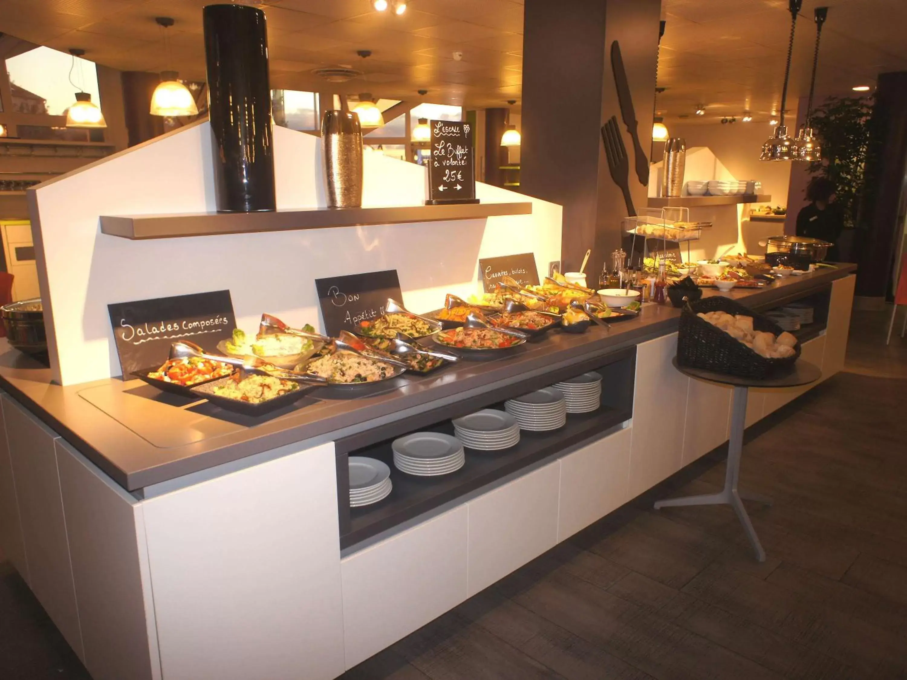 Restaurant/places to eat in ibis Styles Paris Roissy-CDG