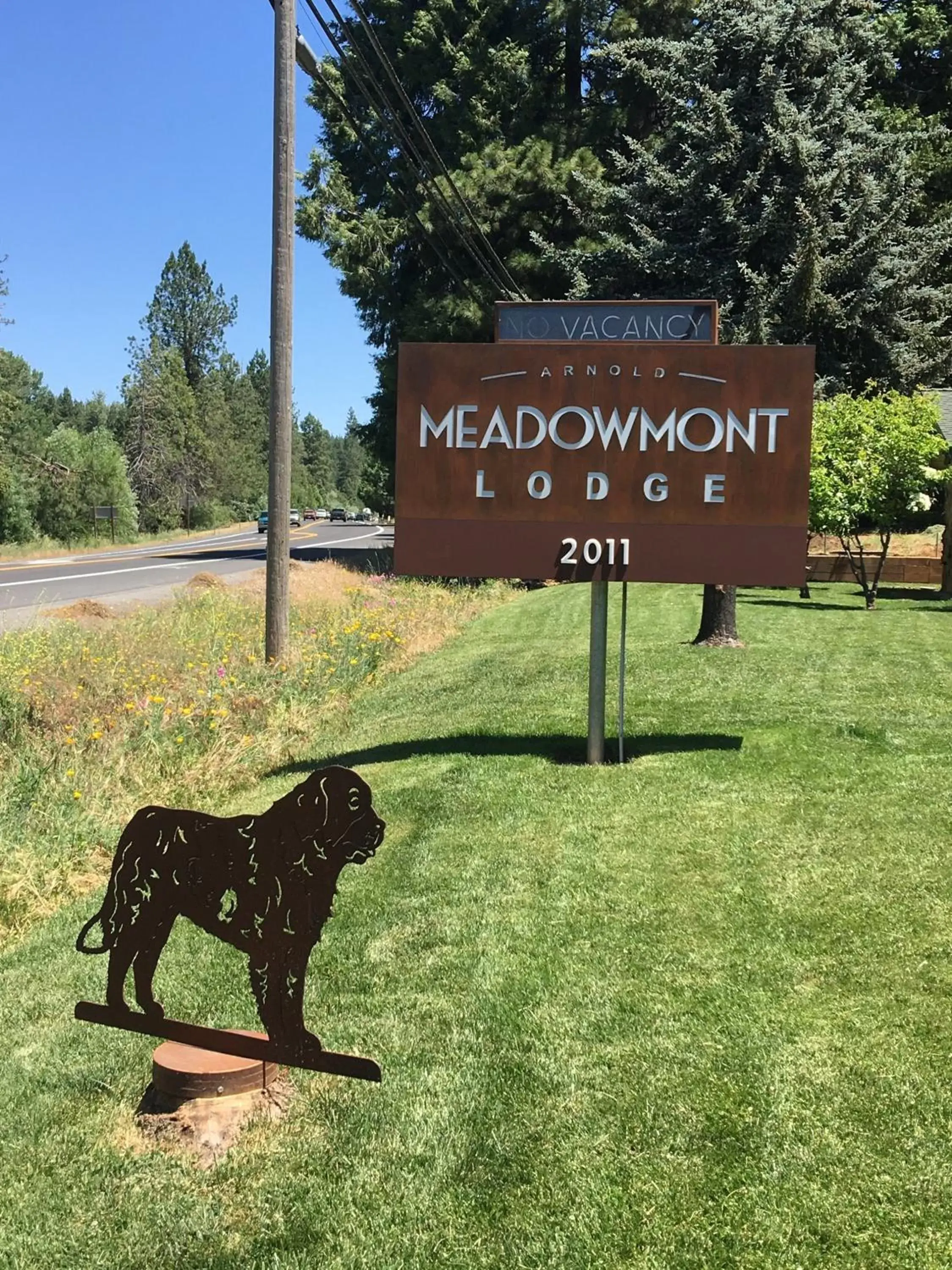 Property logo or sign in Arnold Meadowmont Lodge