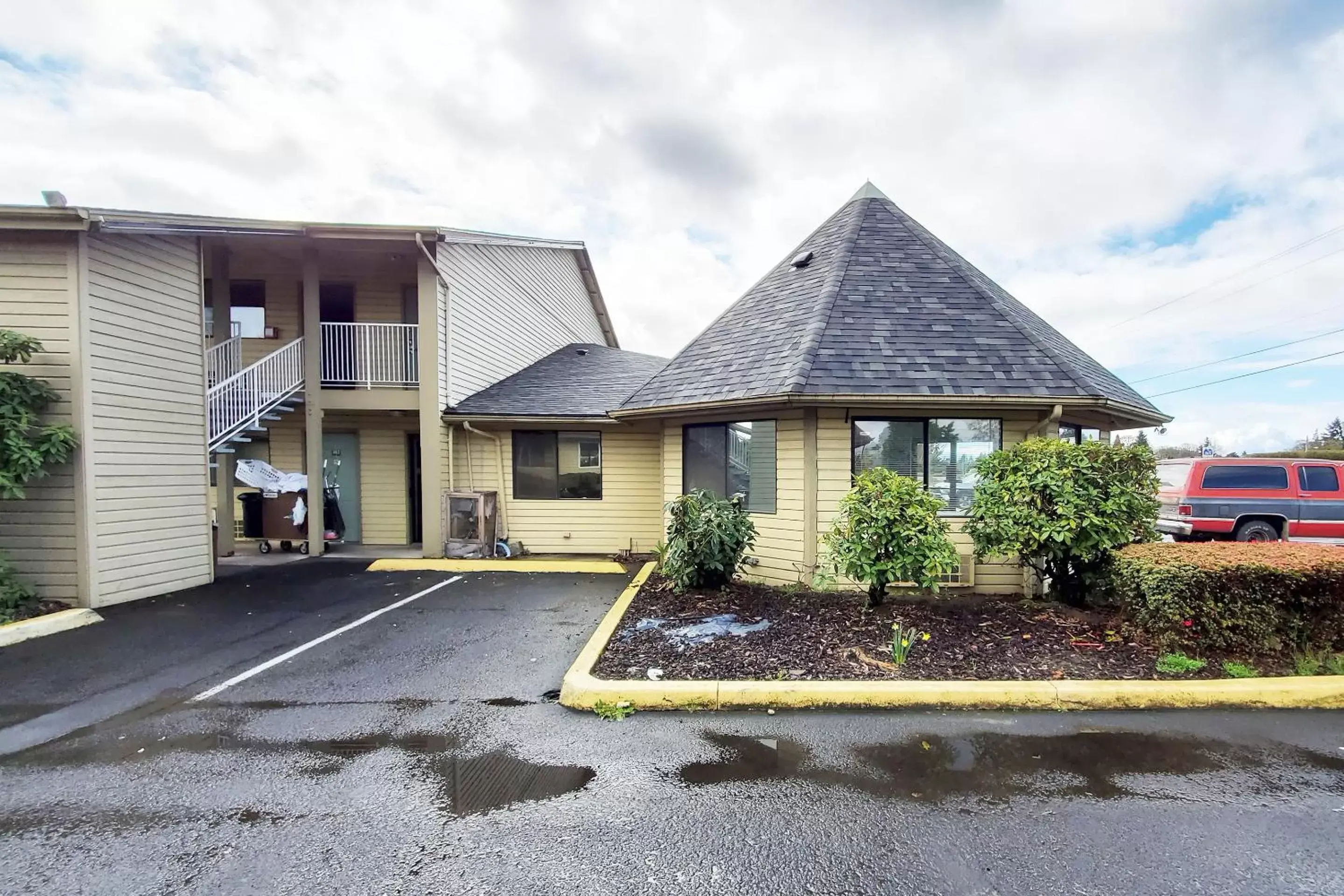 Facade/entrance, Property Building in OYO Woodland Hotel and Suites