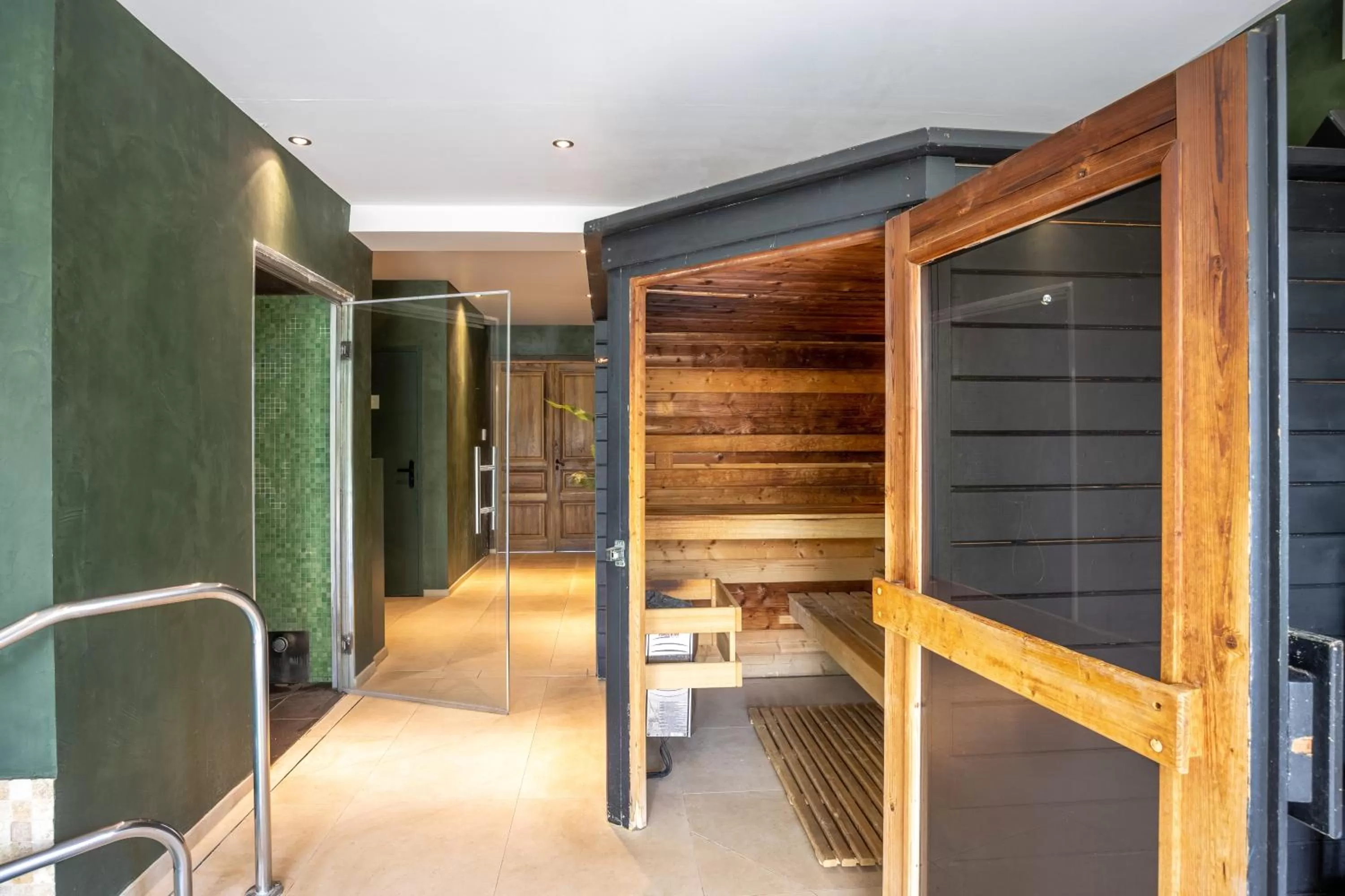 Spa and wellness centre/facilities in Domaine de Bellevue, The Originals Relais