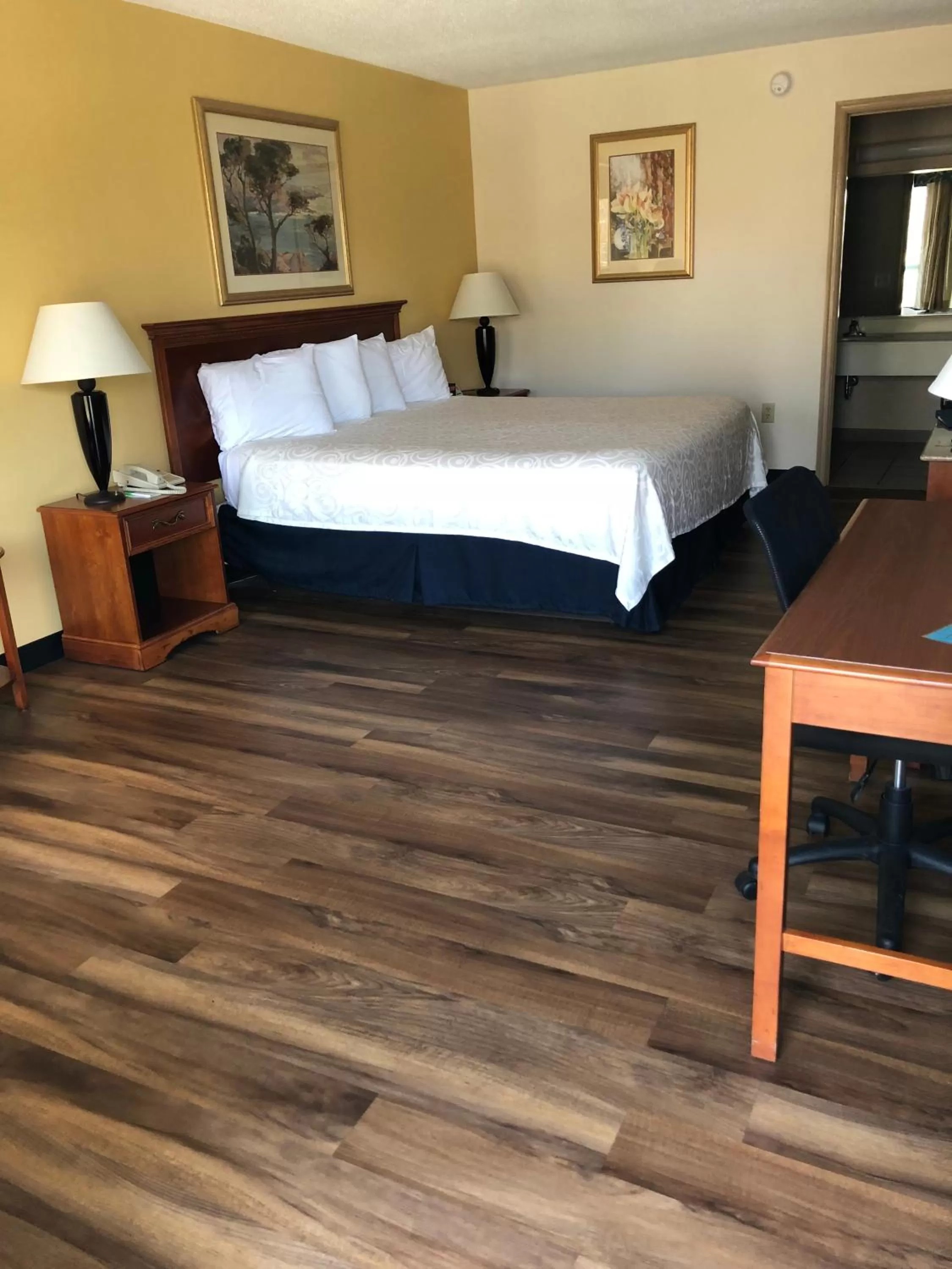 Bedroom, Bed in 1863 Inn of Gettysburg