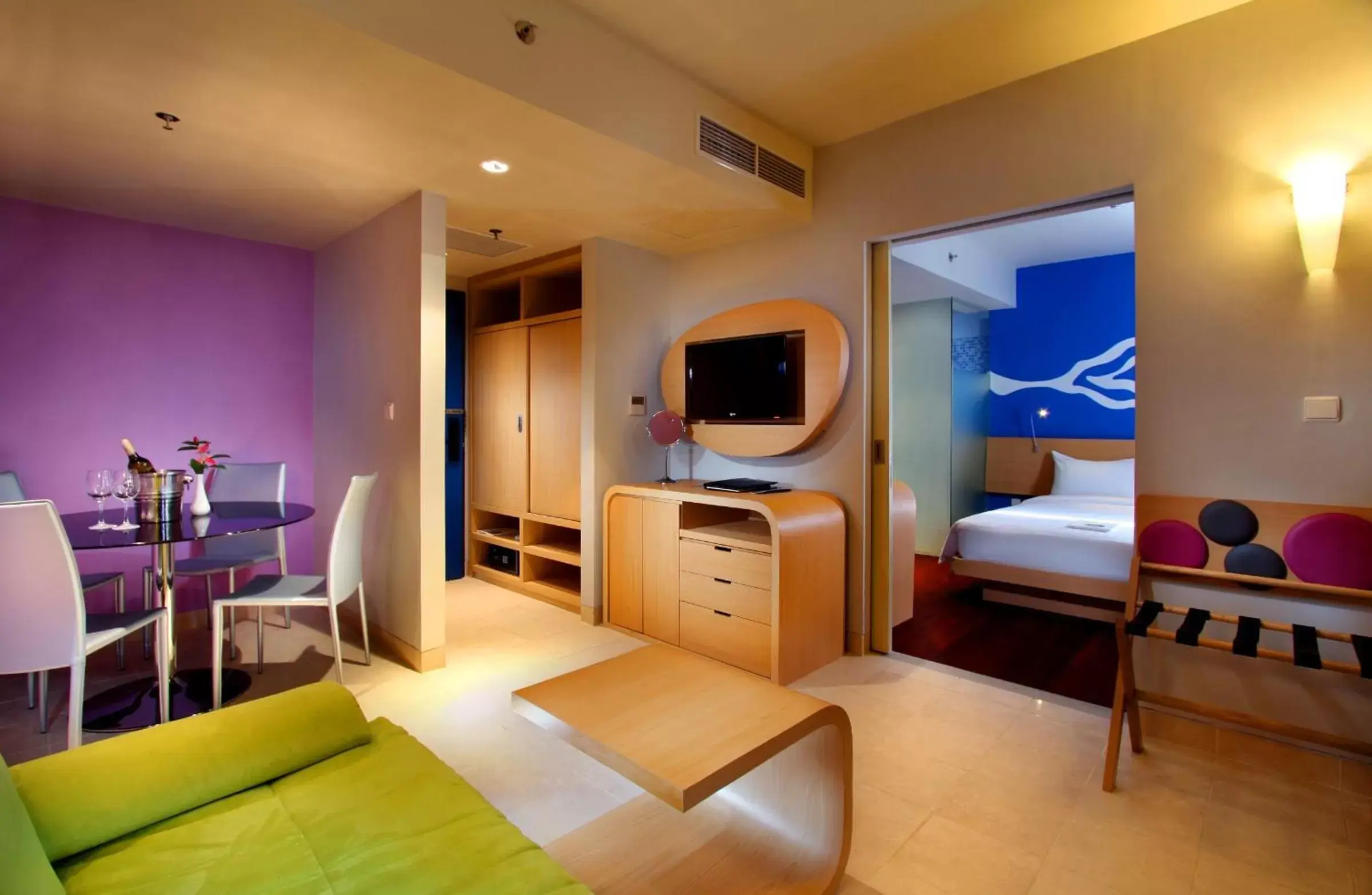 Bedroom, Seating Area in Kuta Beach Hotel