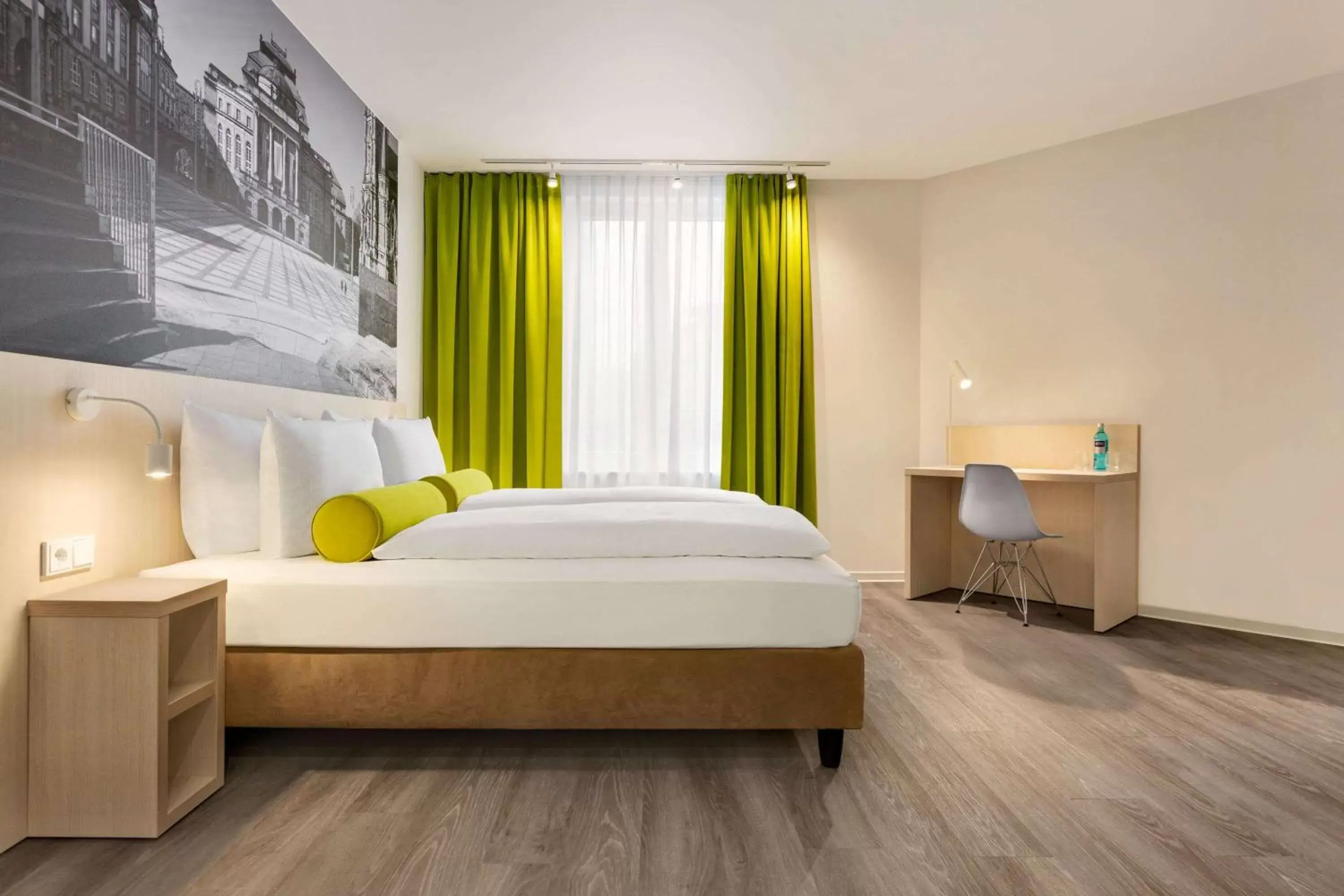 Bedroom, Bed in Super 8 by Wyndham Chemnitz