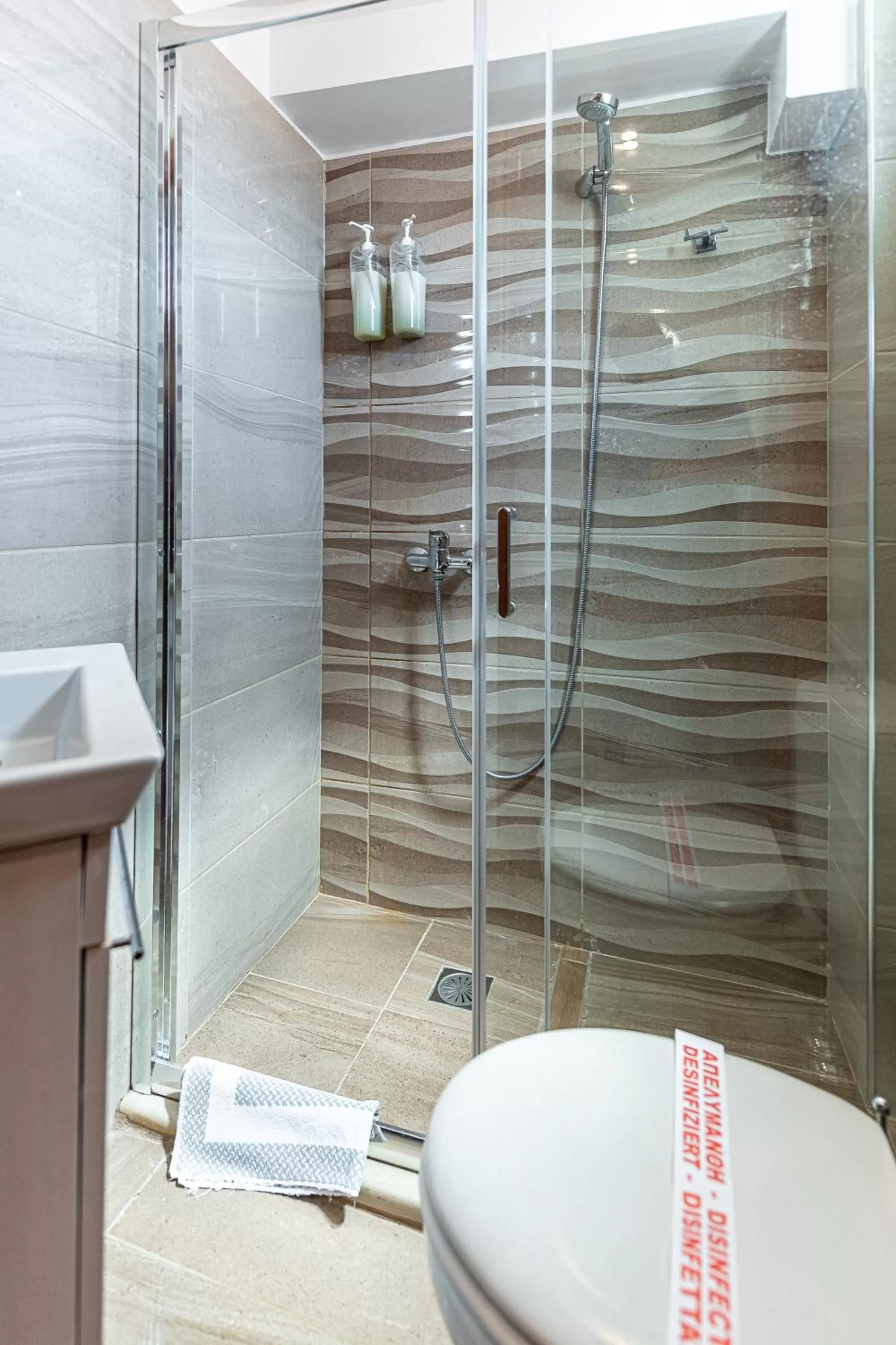Shower in Apartments Tina FREE transfer from-to the airport