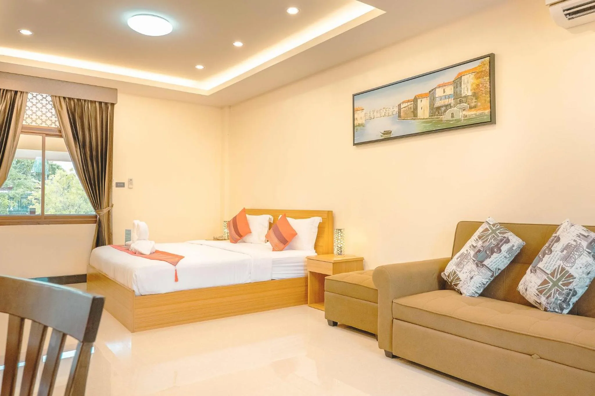 Bedroom, Bed in AU Place Hotel