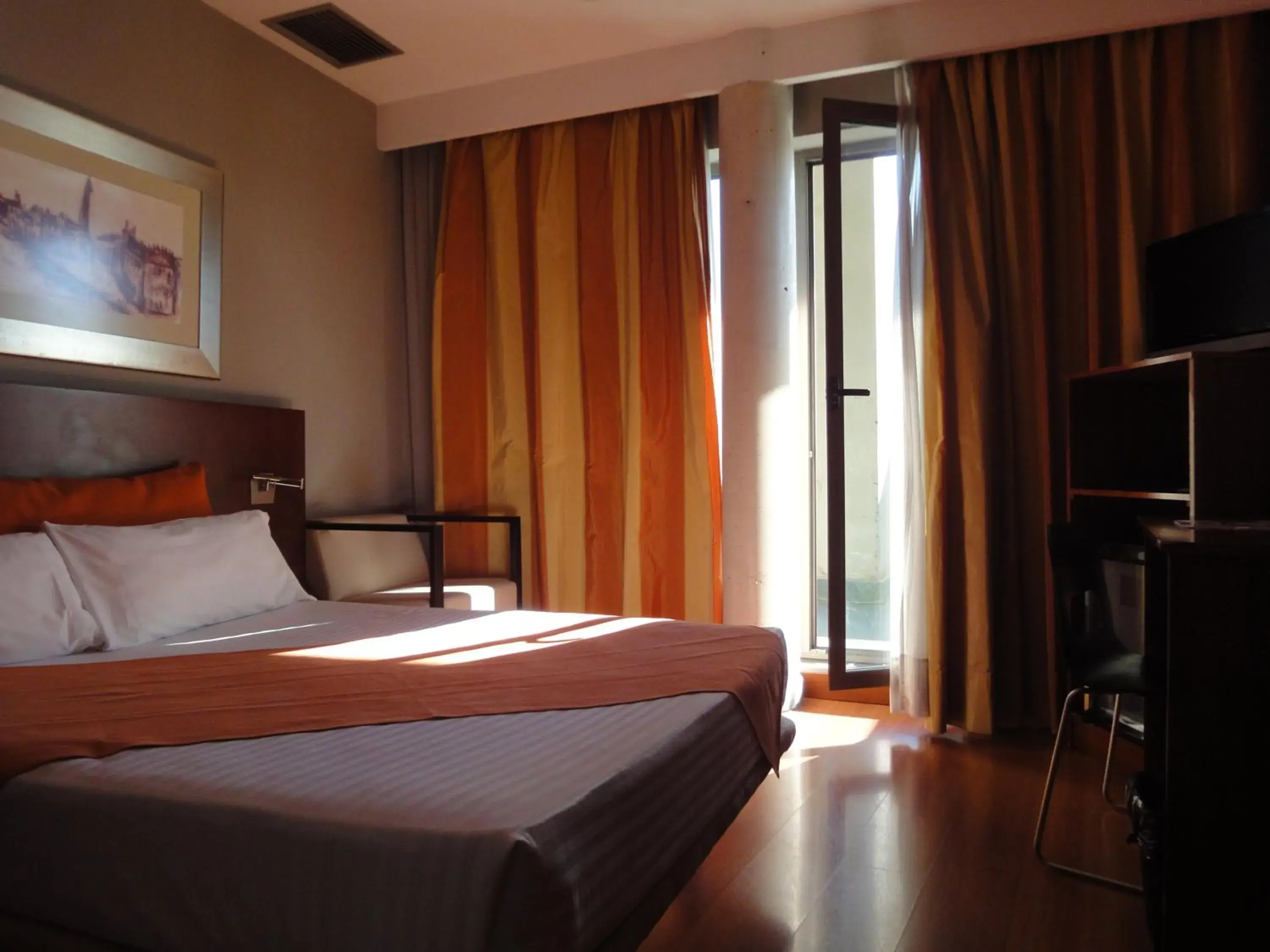 Double Room with Terrace in Eurohotel Barcelona Granvia Fira
