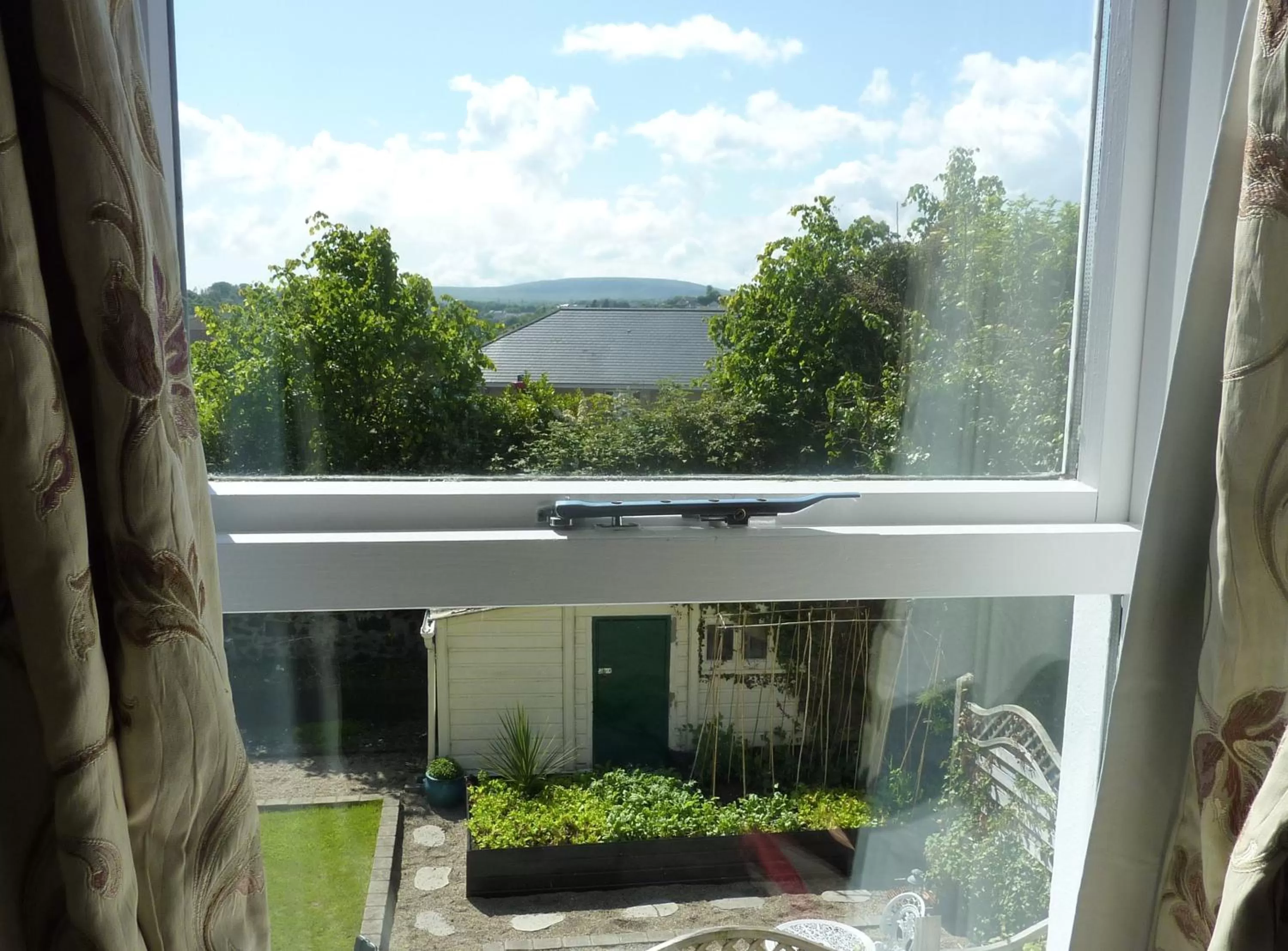 Garden view in Derrin Guest House