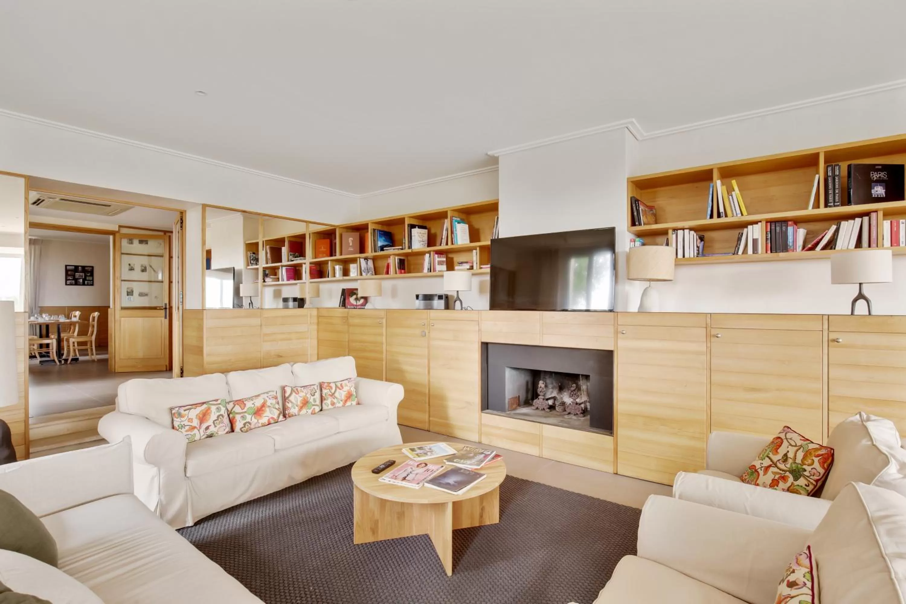 Living room in Le logis de Valandraud