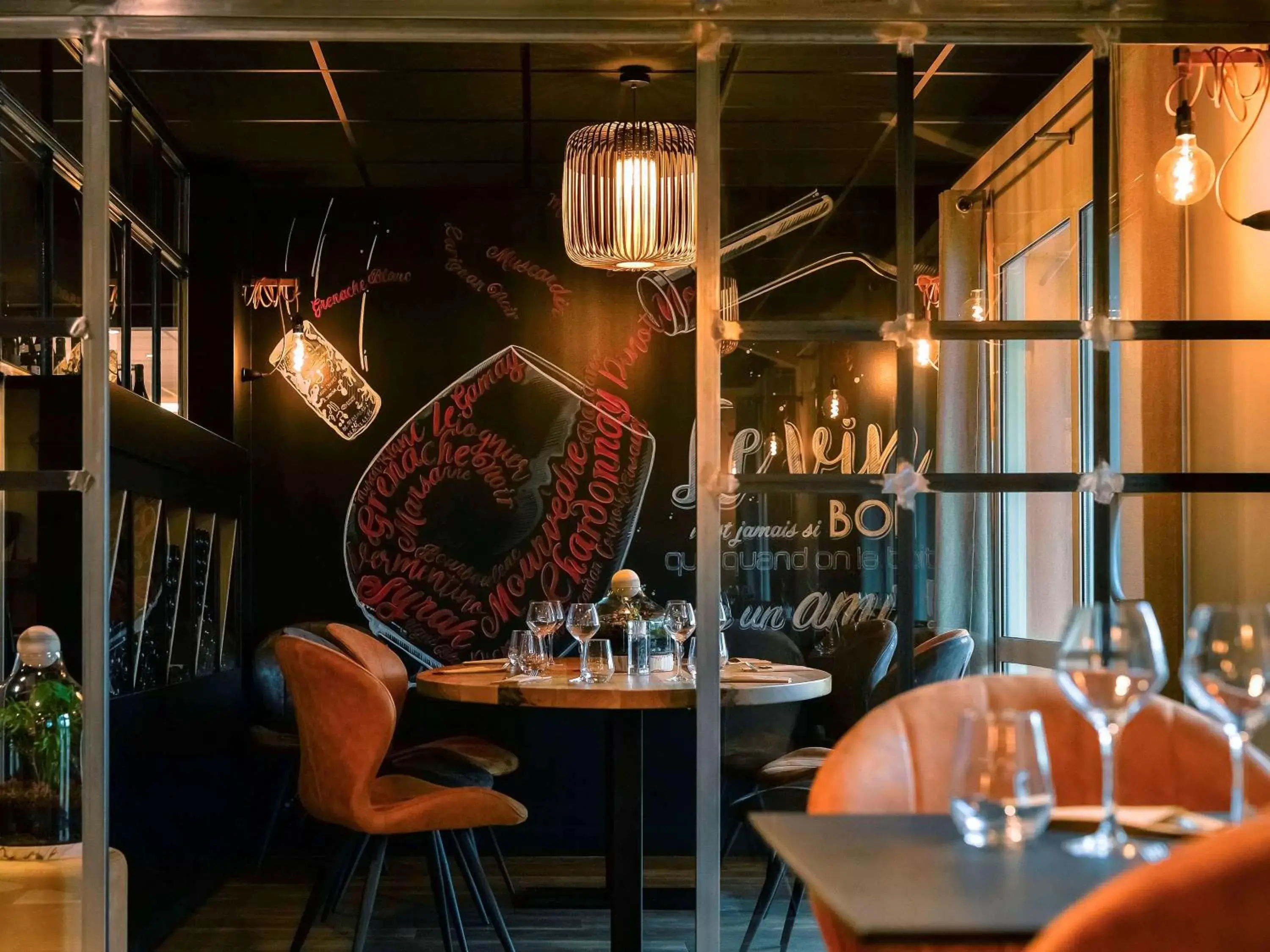 Restaurant/Places to Eat in Mercure Lyon Est Chaponnay